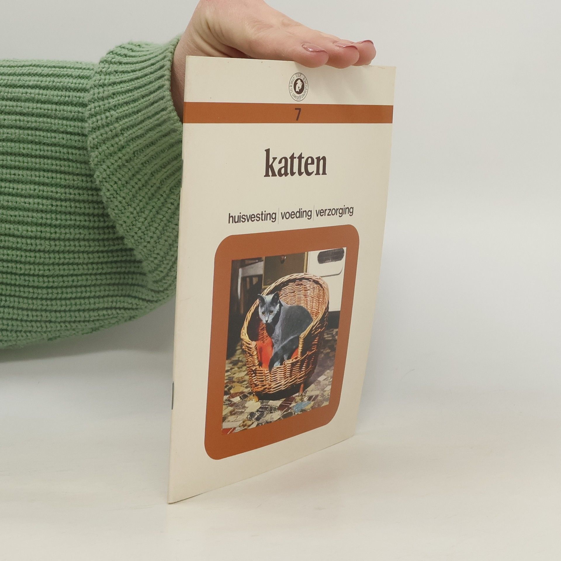 Kolektív autorov Katten. Huisvesting, voeding, verzorging