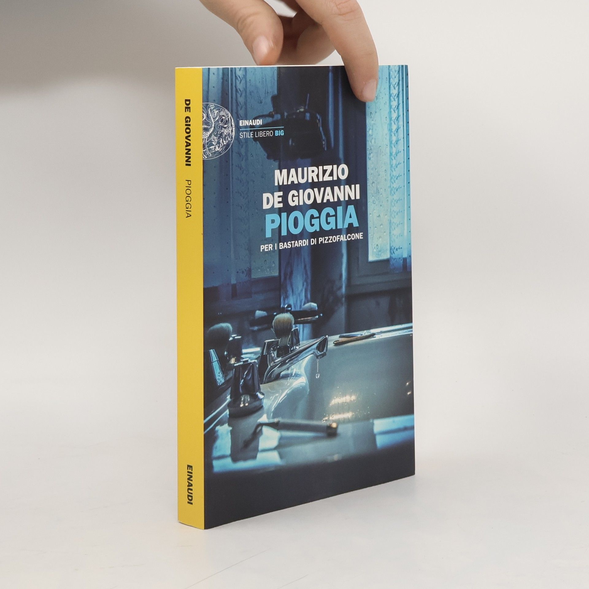 Maurizio De Giovanni Pioggia per i bastardi di Pizzofalcone