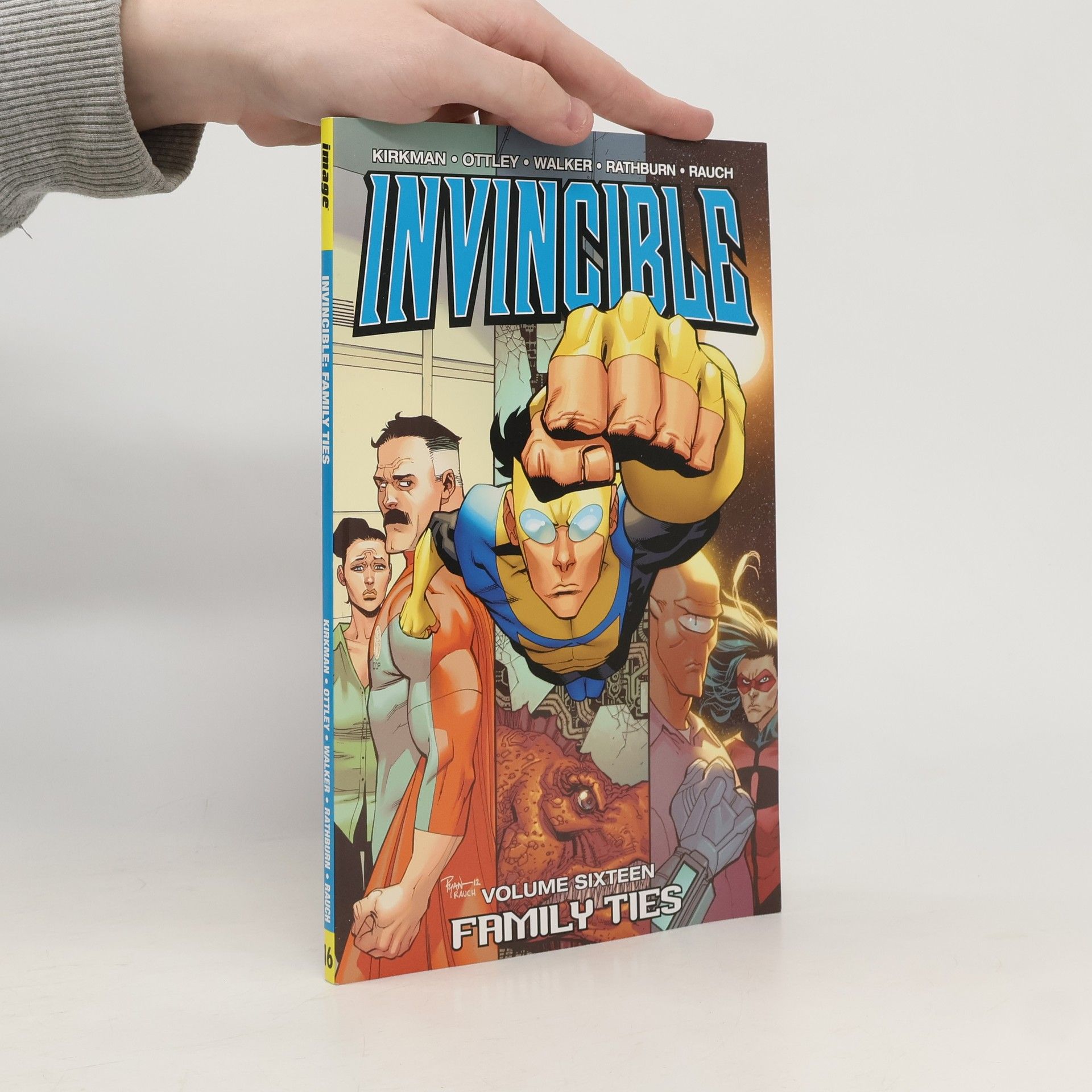 Robert Kirkman Invincible - 16: Family Ties