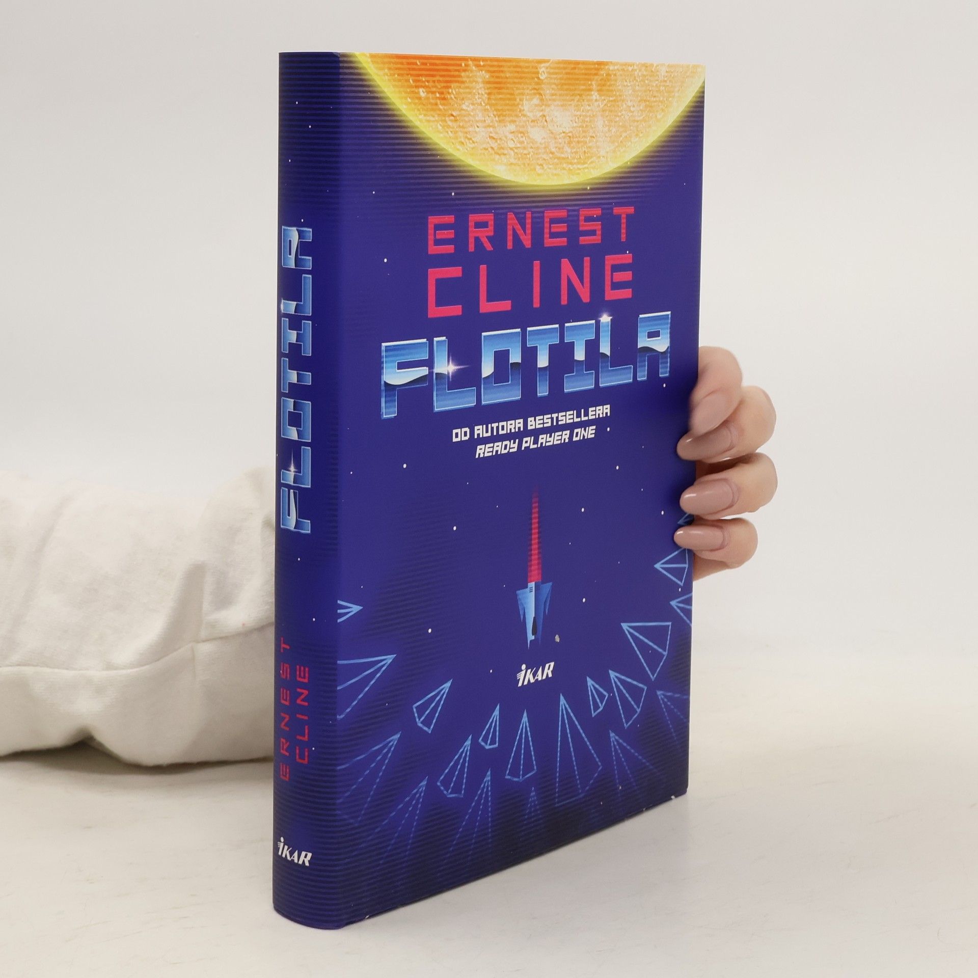 Ernest Cline Flotila