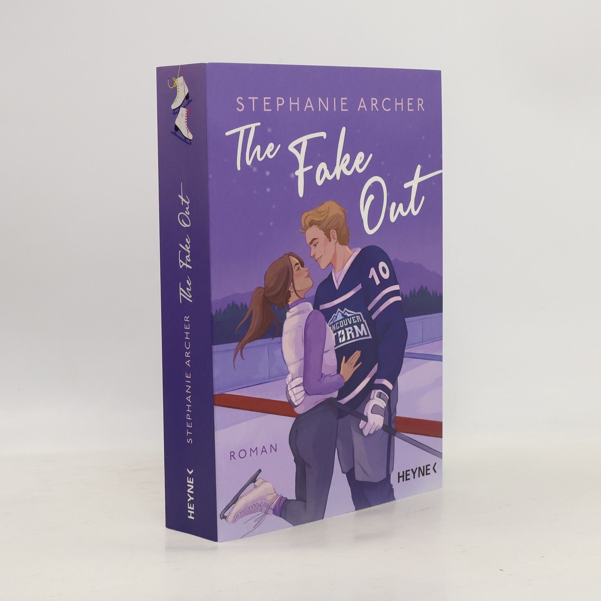 Stephanie Archer The Fake Out