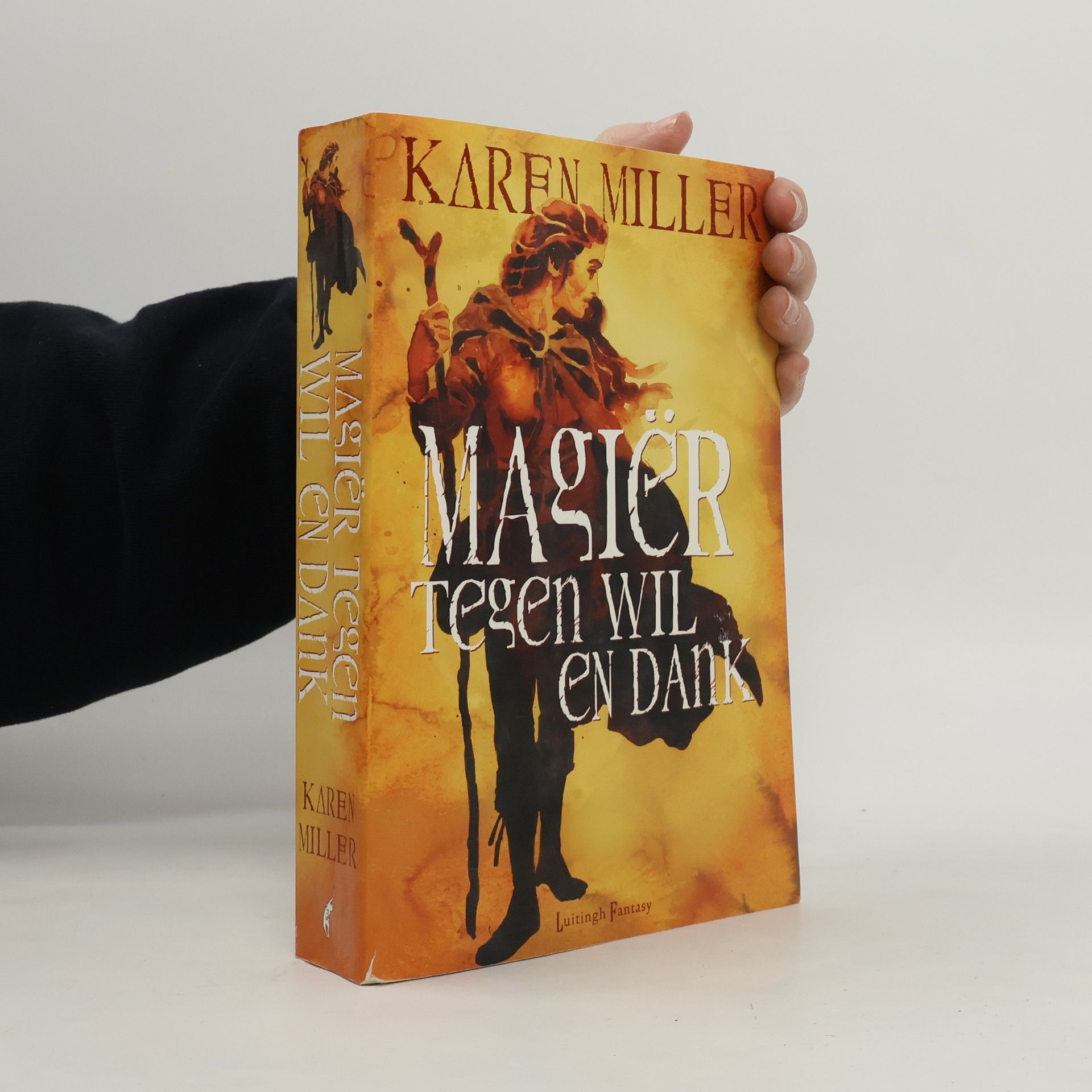 Karen Miller Magiër tegen wil en dank