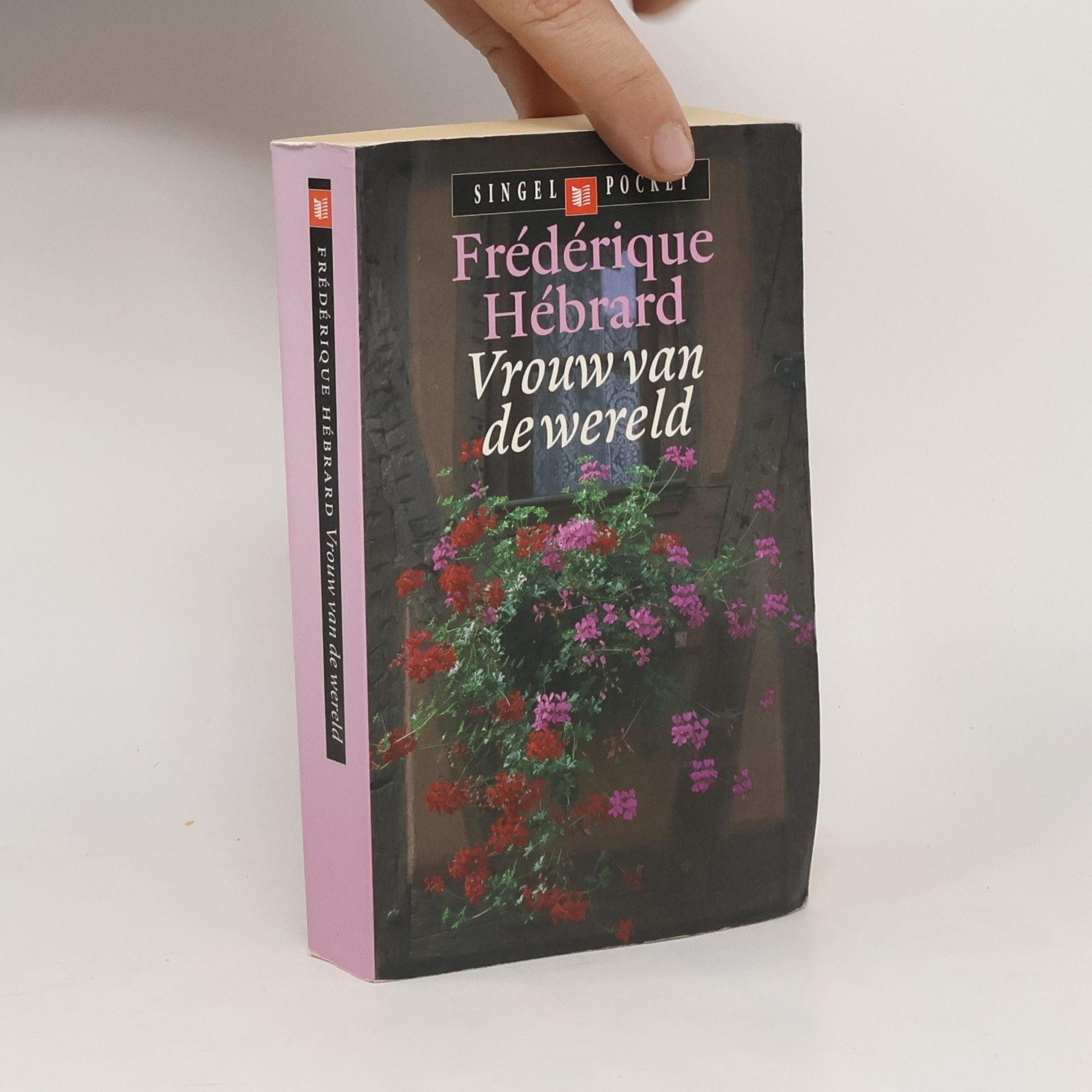 Frédérique Hébrard Vrouw van de wereld