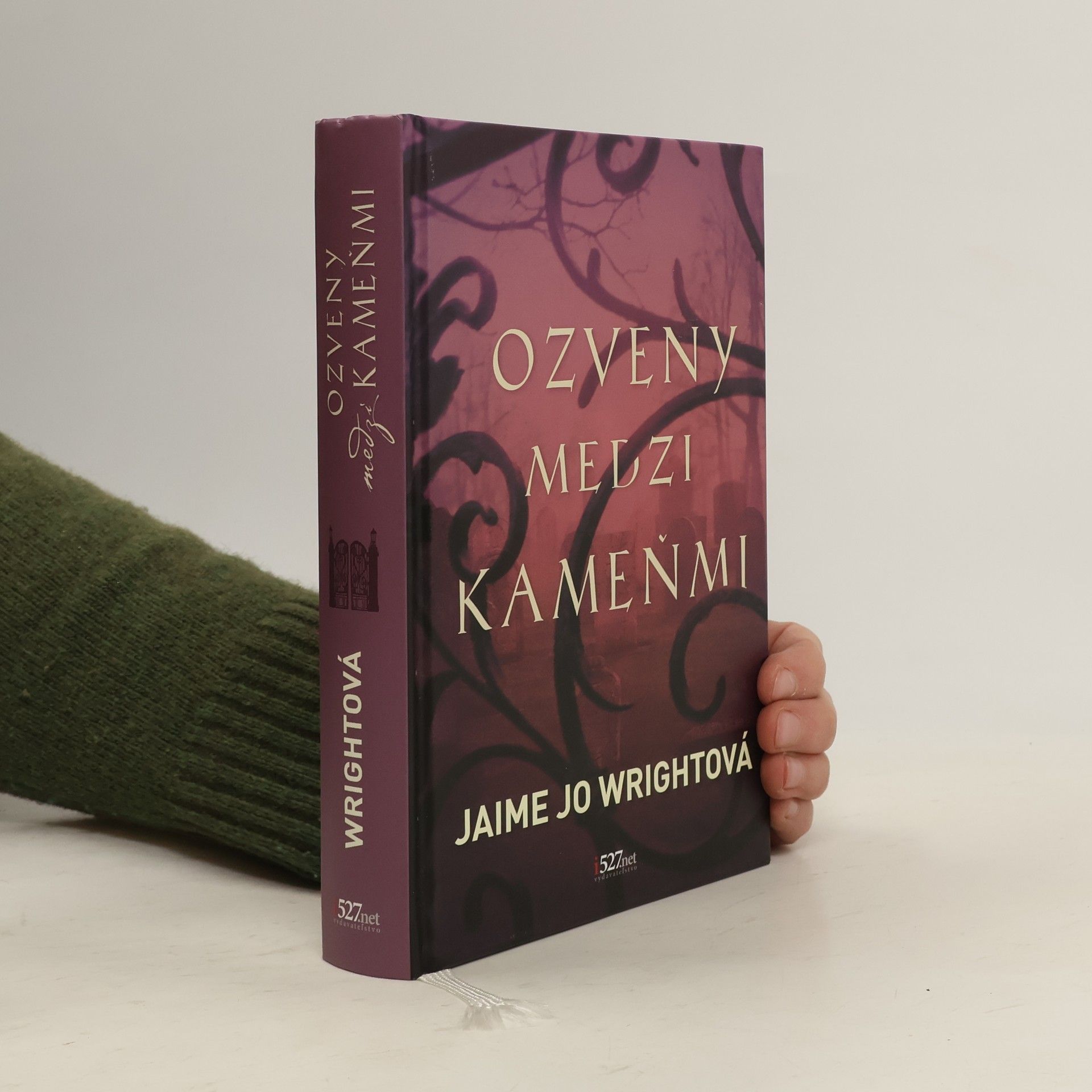 Ozveny medzi kameňmi