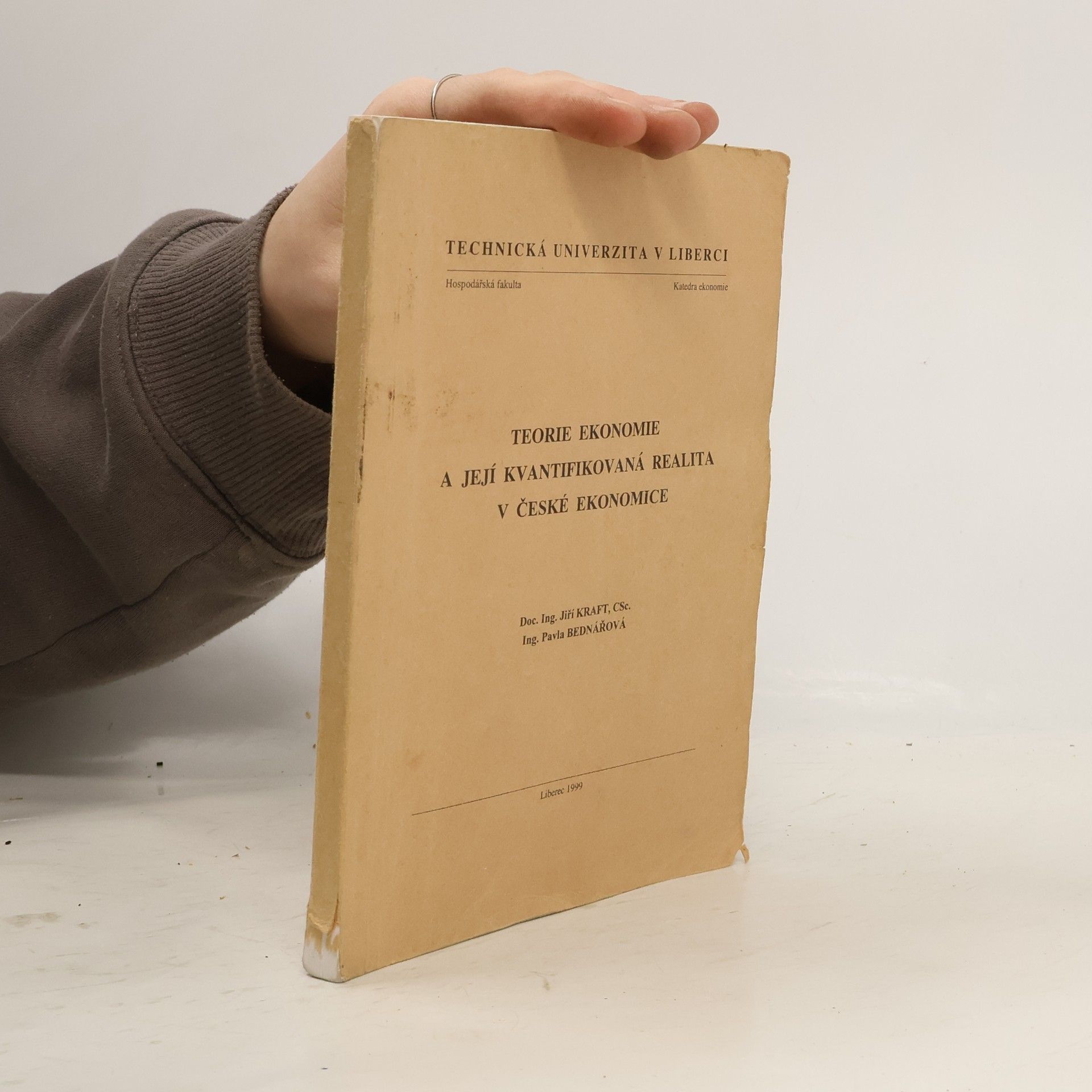 Teorie ekonomie a její kvantifikovaná realita v české ekonomice