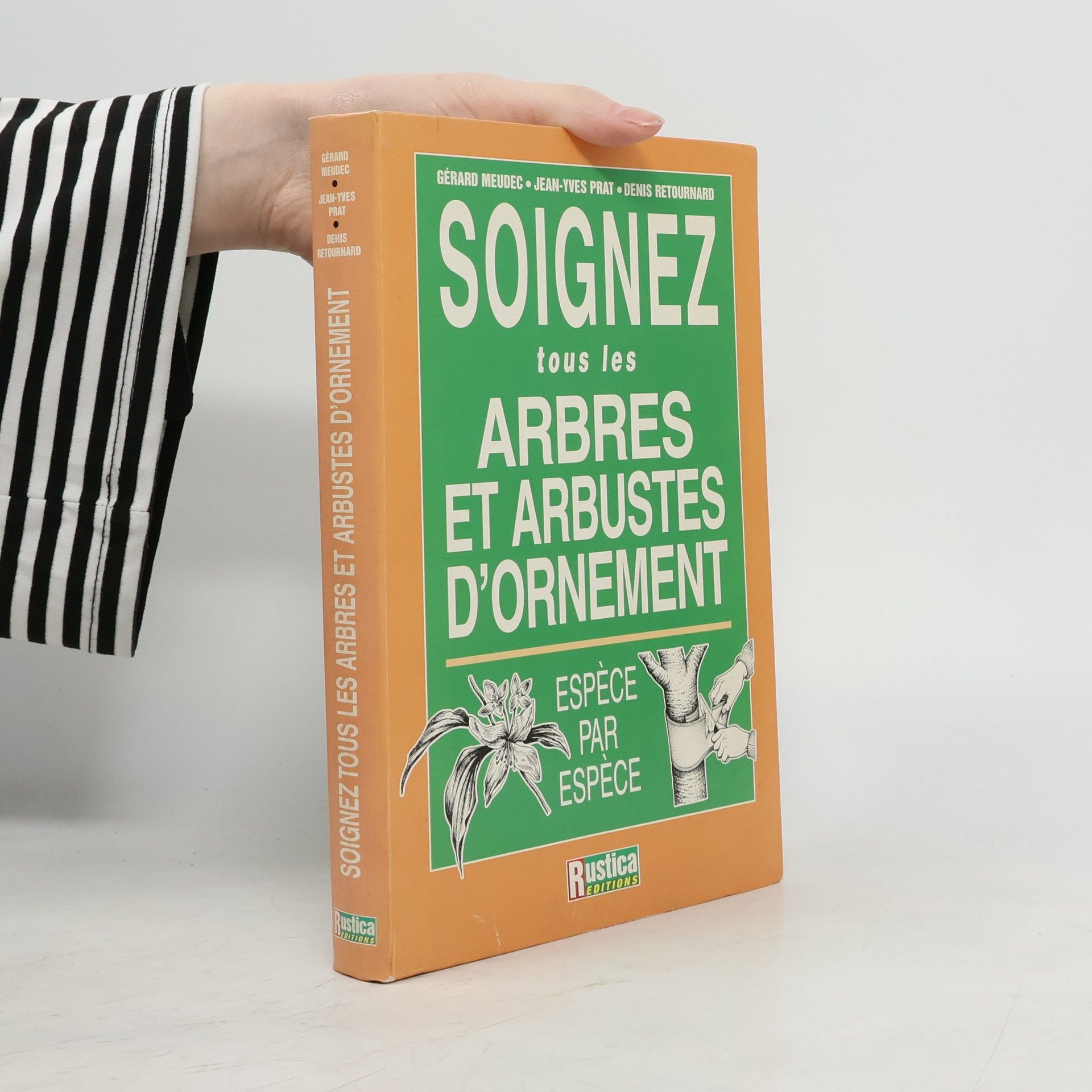 Soignez tous les arbres et arbustes d'ornement