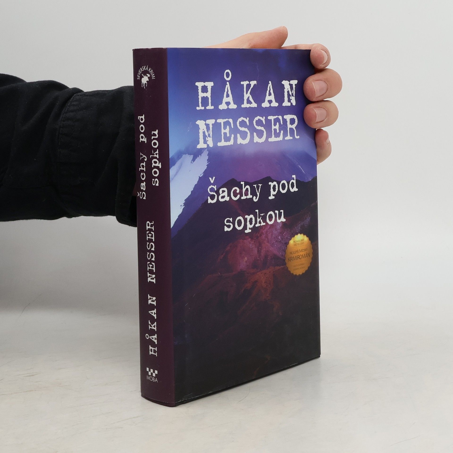 Håkan Nesser Šachy pod sopkou