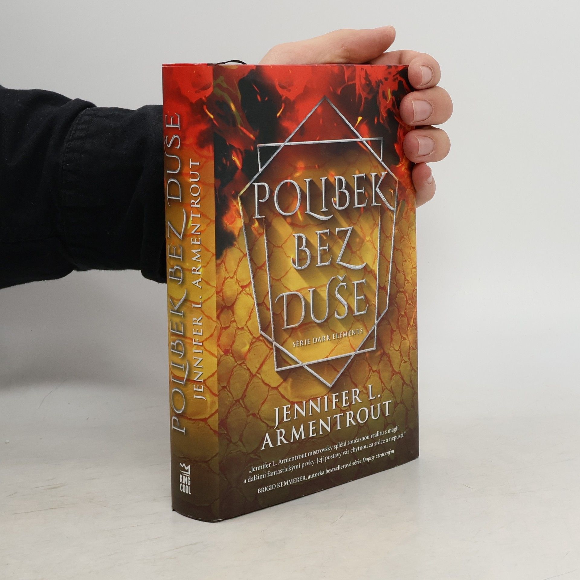 Jennifer L. Armentrout Polibek bez duše