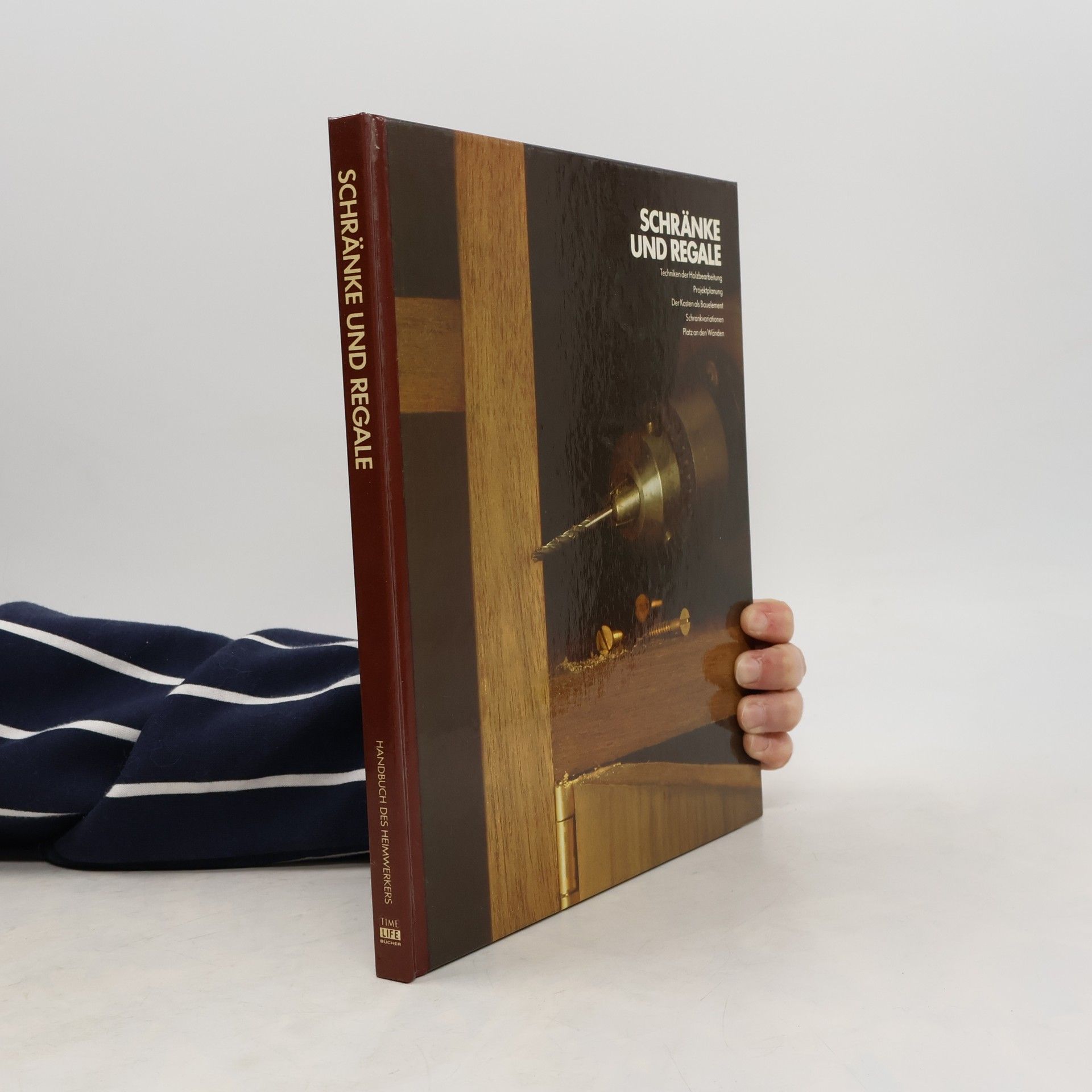 Sally French Schränke und Regale