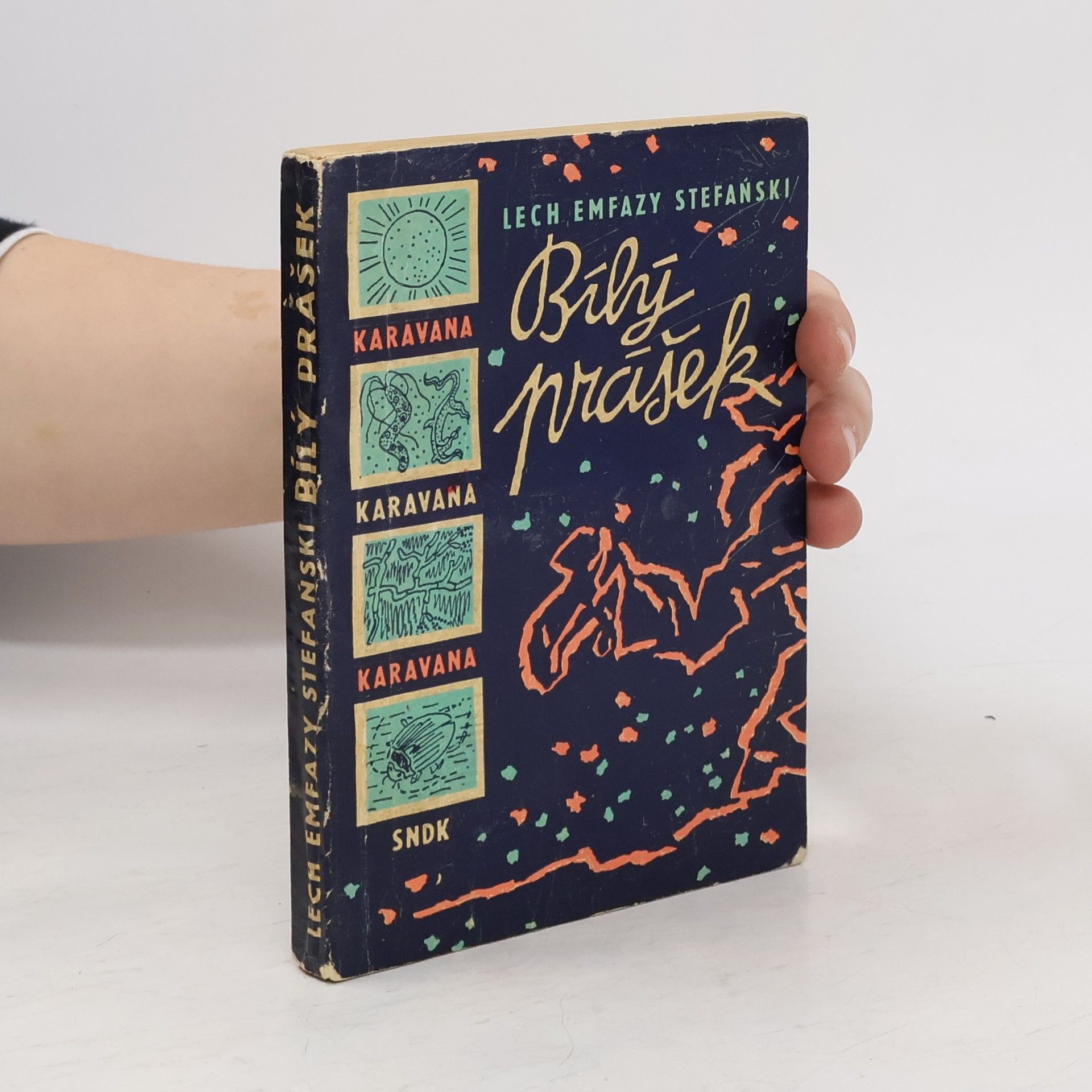 Lech Emfazy Stefański Bílý prášek