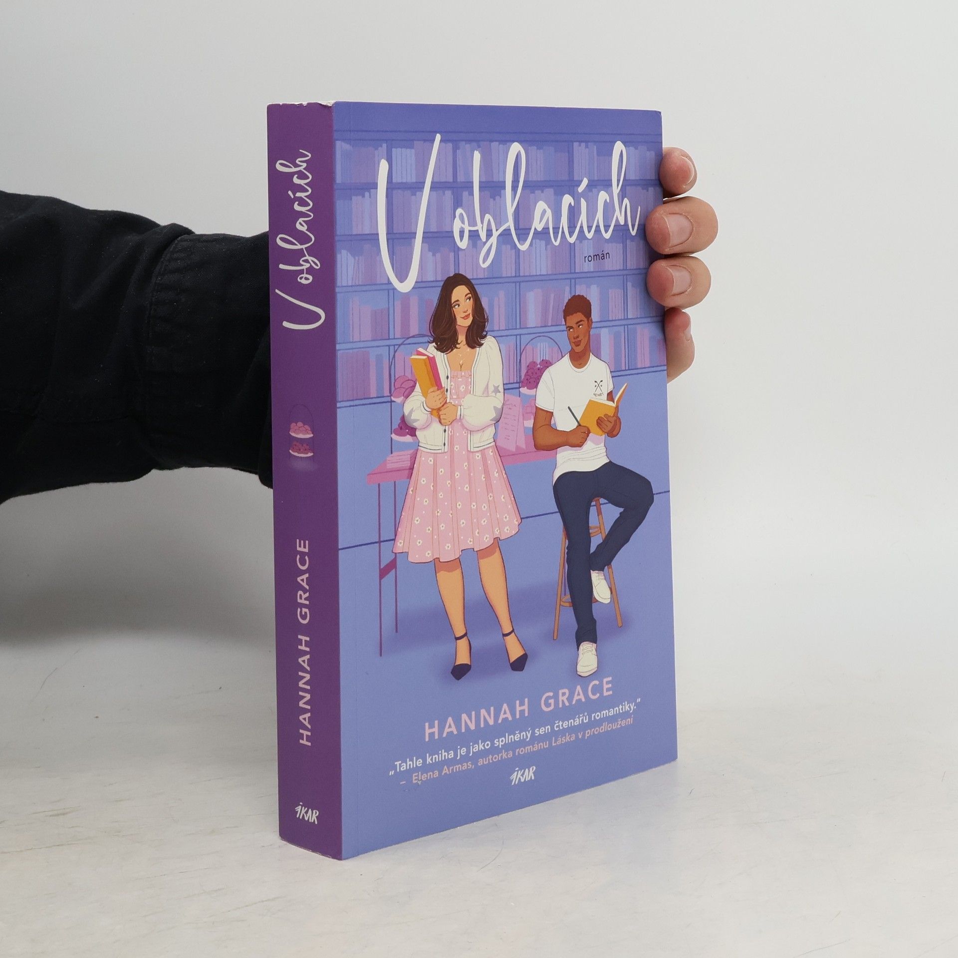 Hannah Grace V oblacích