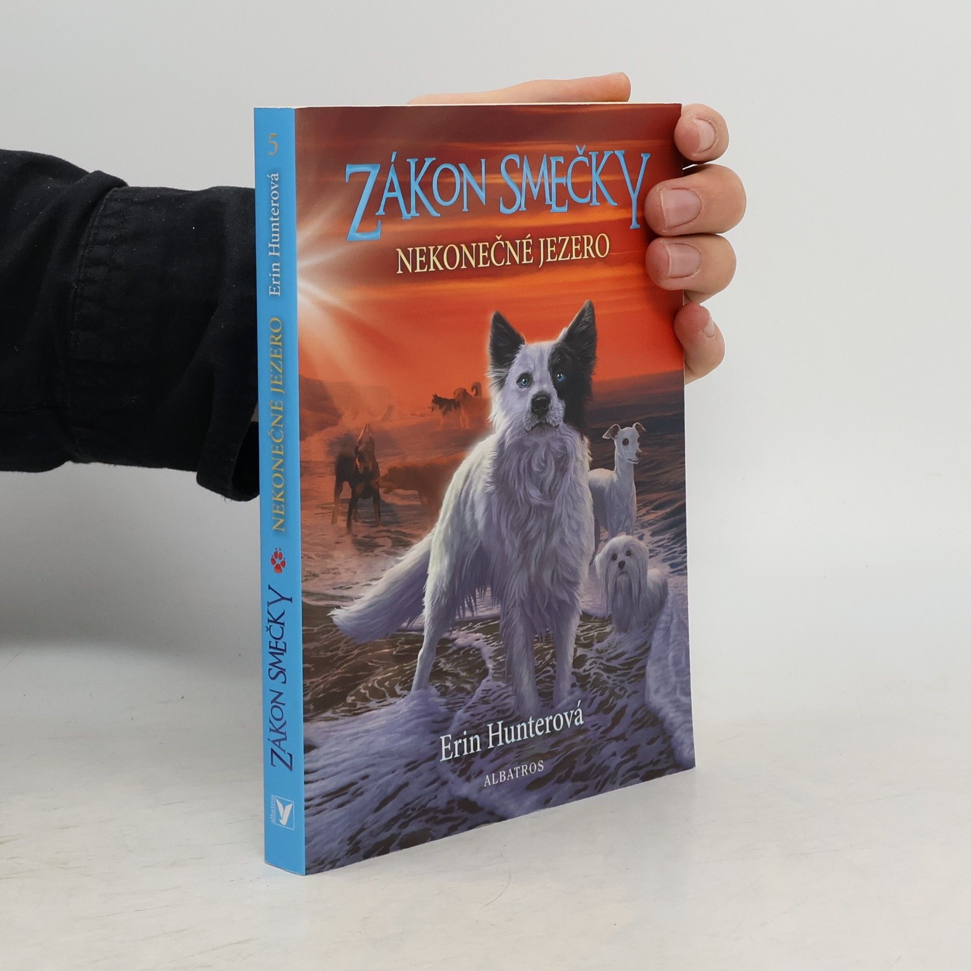 Erin Hunter Nekonečné jezero. Zákon smečky