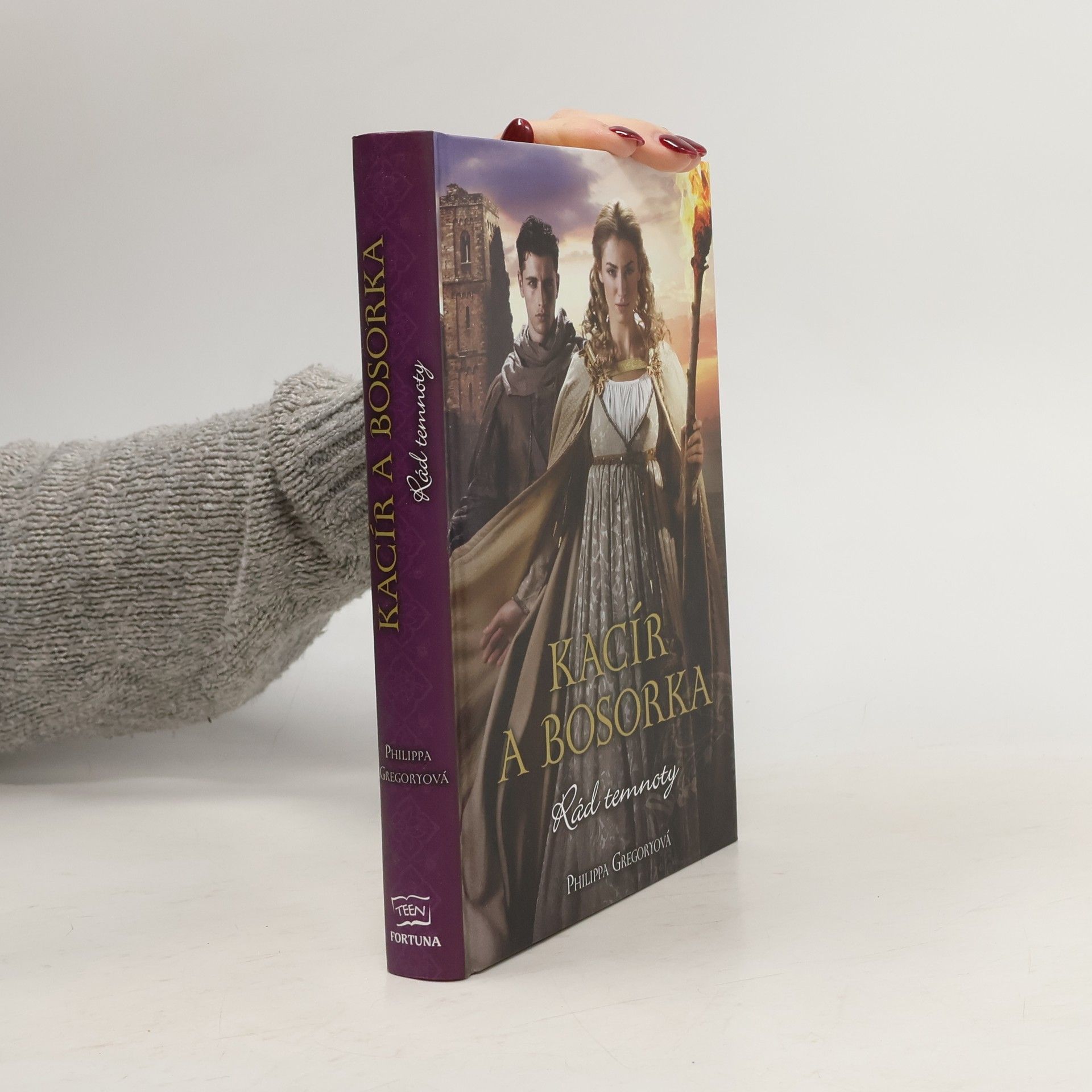 Philippa Gregory Kacír a bosorka