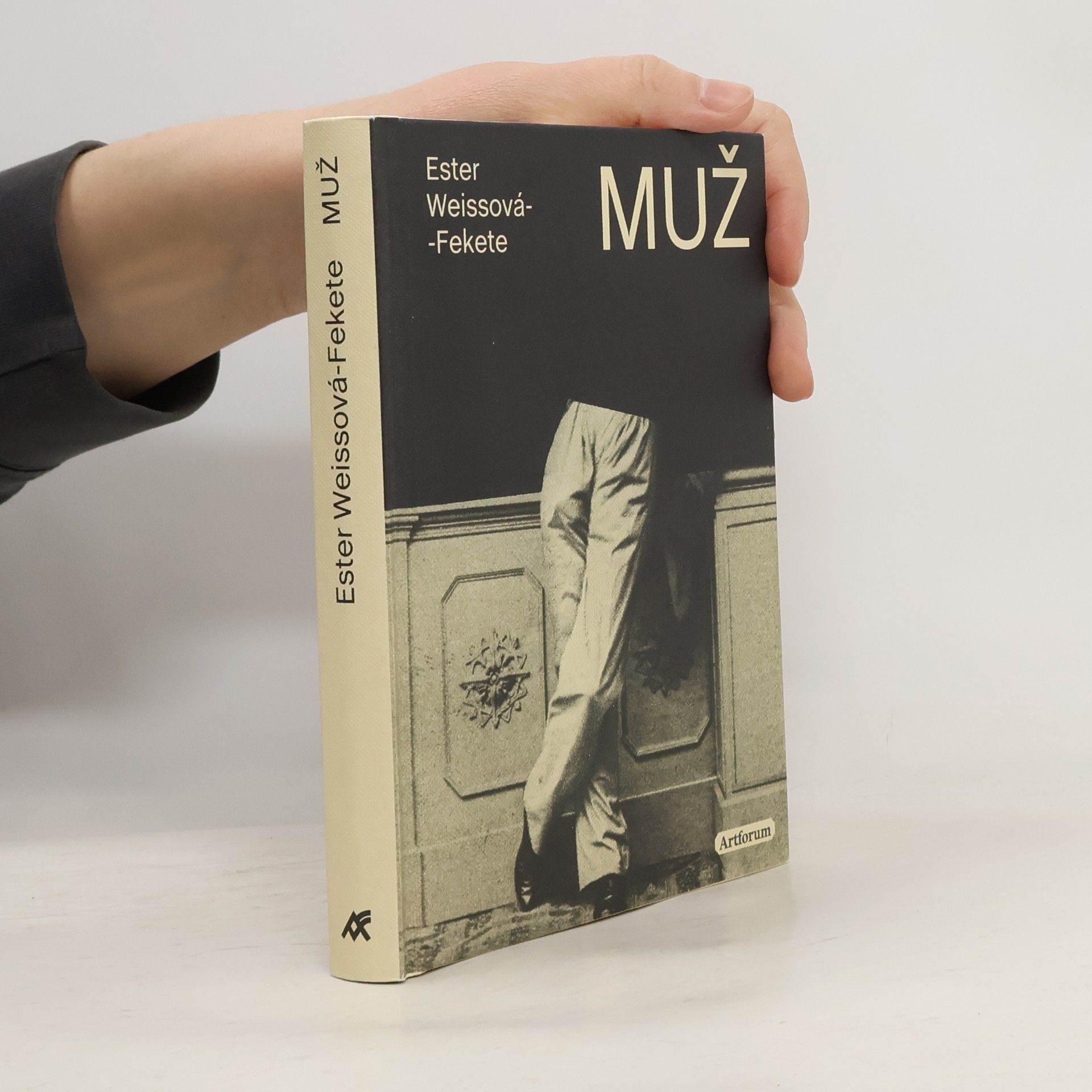 Ester WeissováFekete Muž