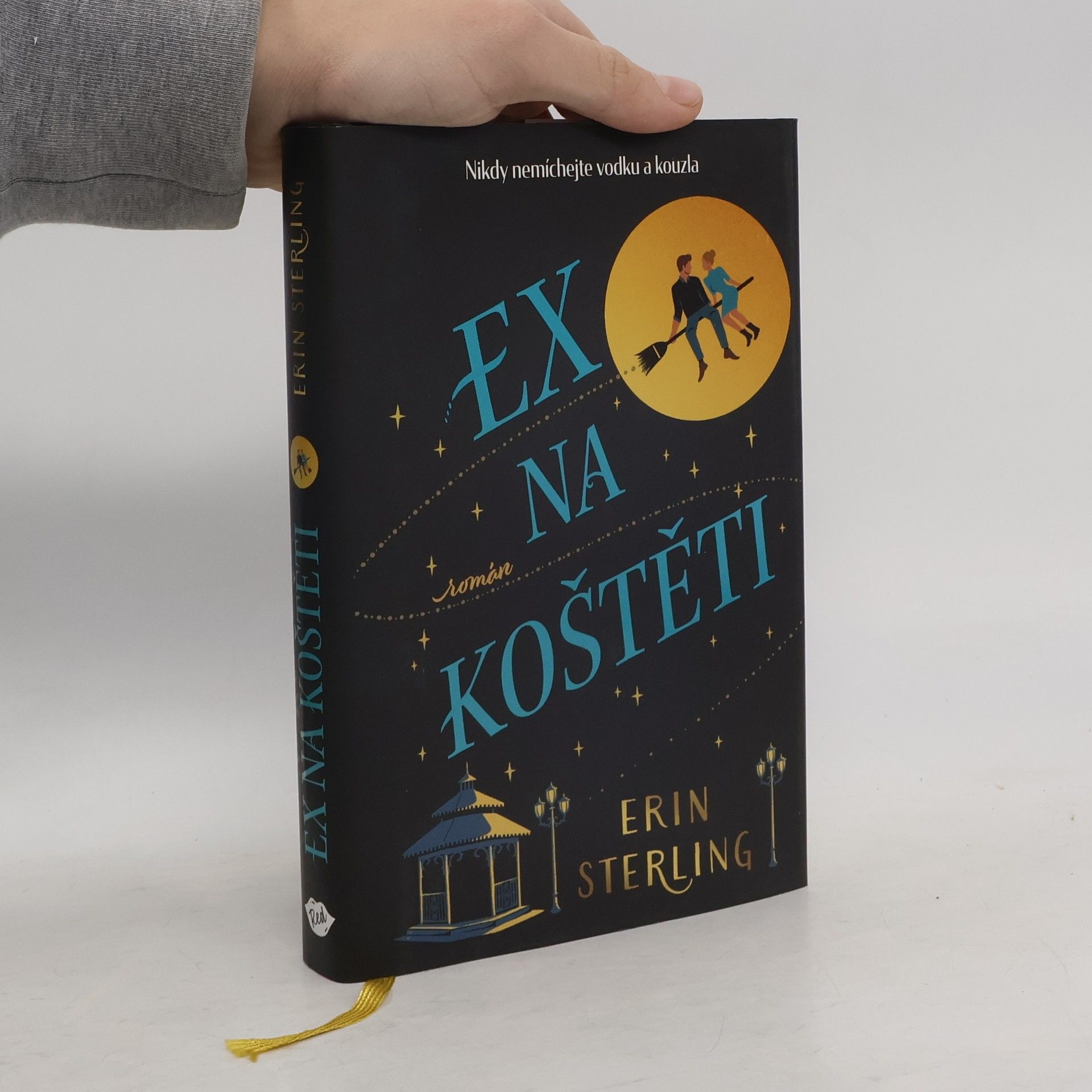 Rachel Hawkins Ex na koštěti