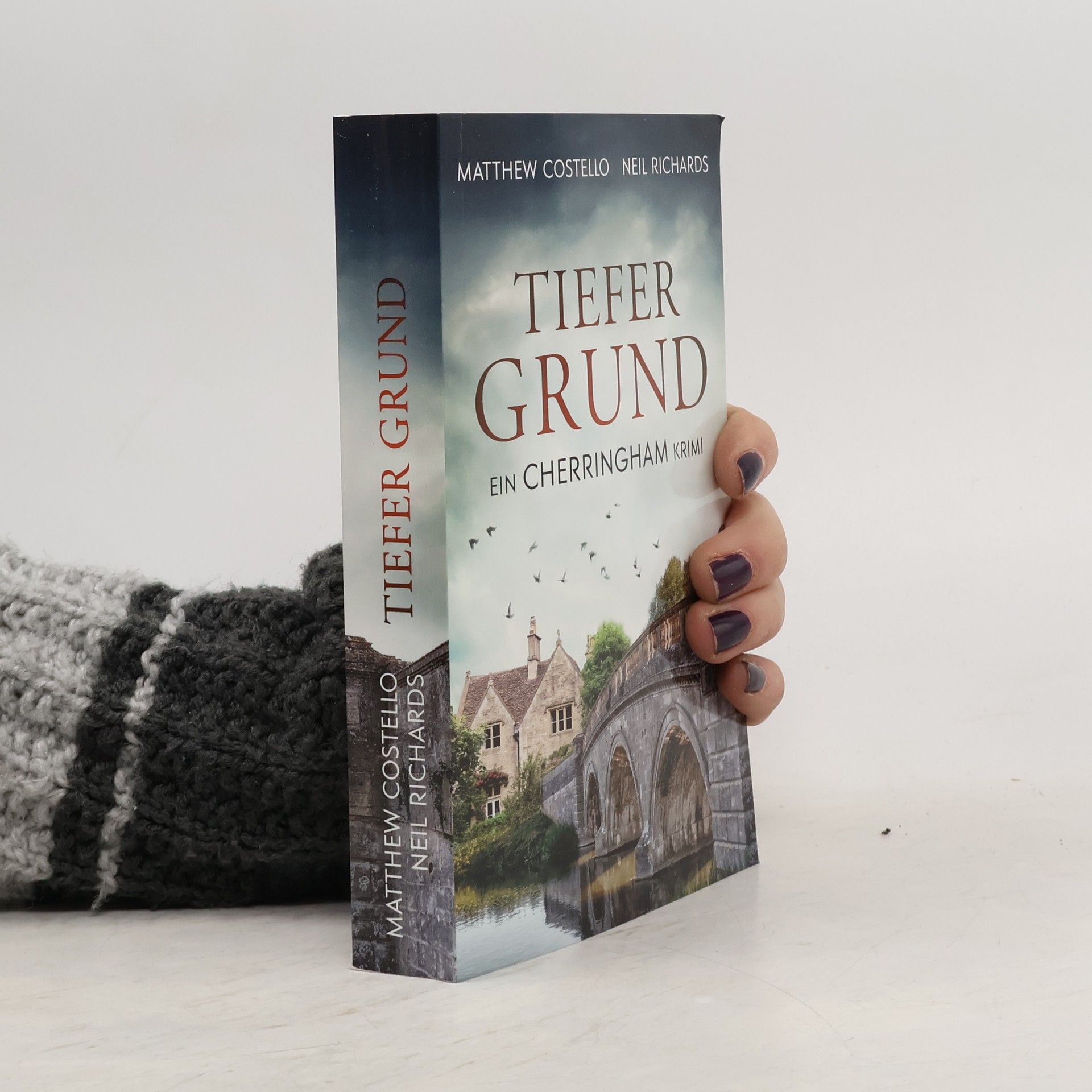 Matthew J. Costello Tiefer Grund