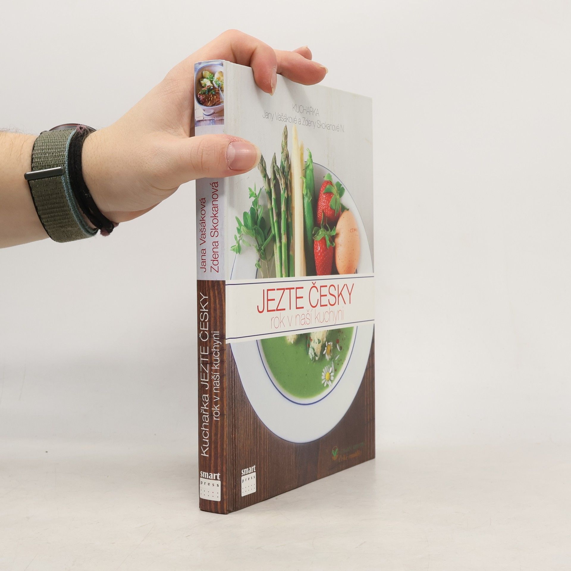 Jana Vašáková Jezte česky : rok v naší kuchyni