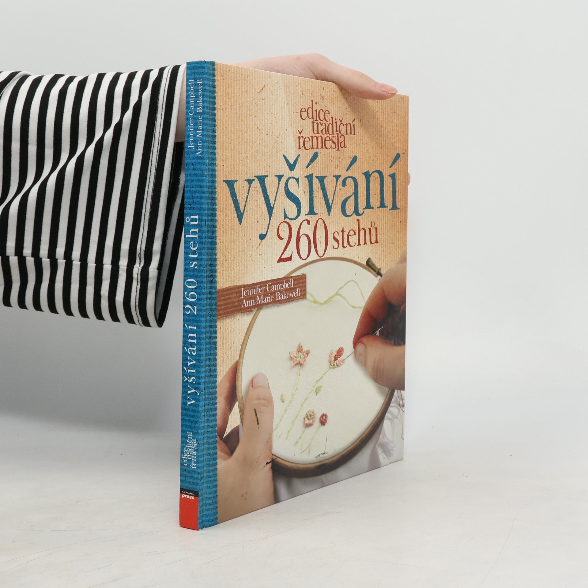 Jennifer Campbell Vyšívání, 260 stehů