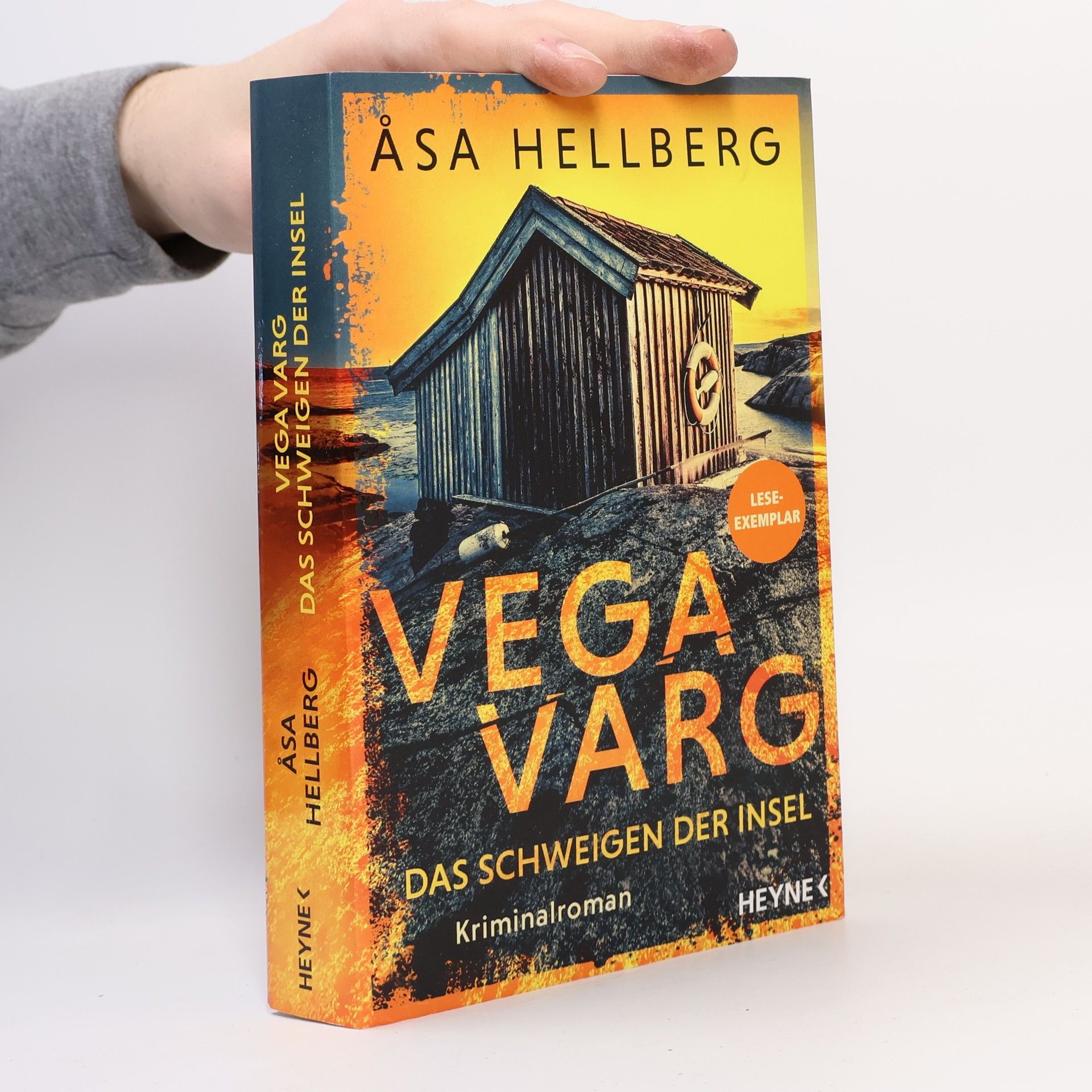 Åsa Hellberg Die Vega-Varg-Reihe - 1: Vega Varg – Das Schweigen der Insel