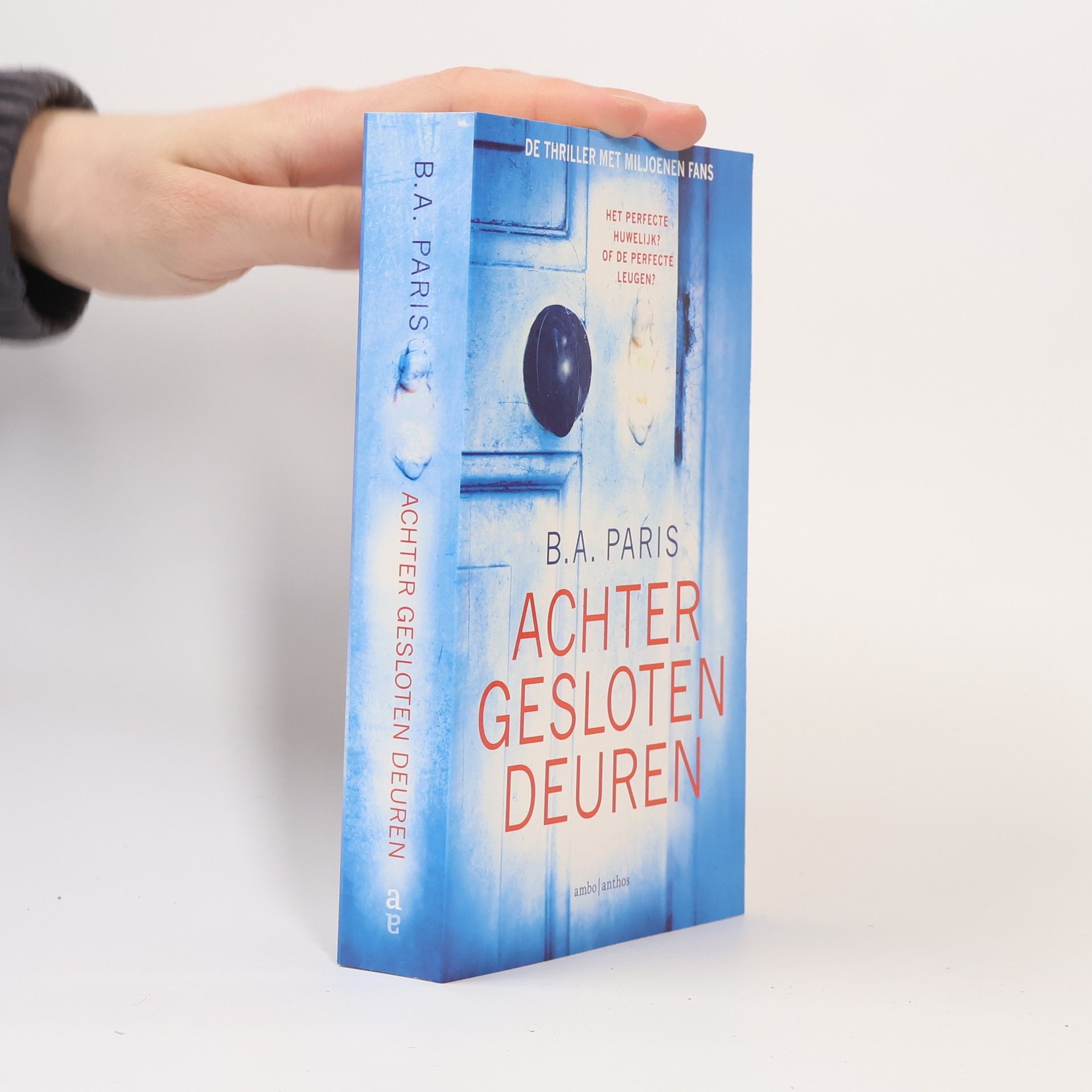 B.A. Paris Achter gesloten deuren