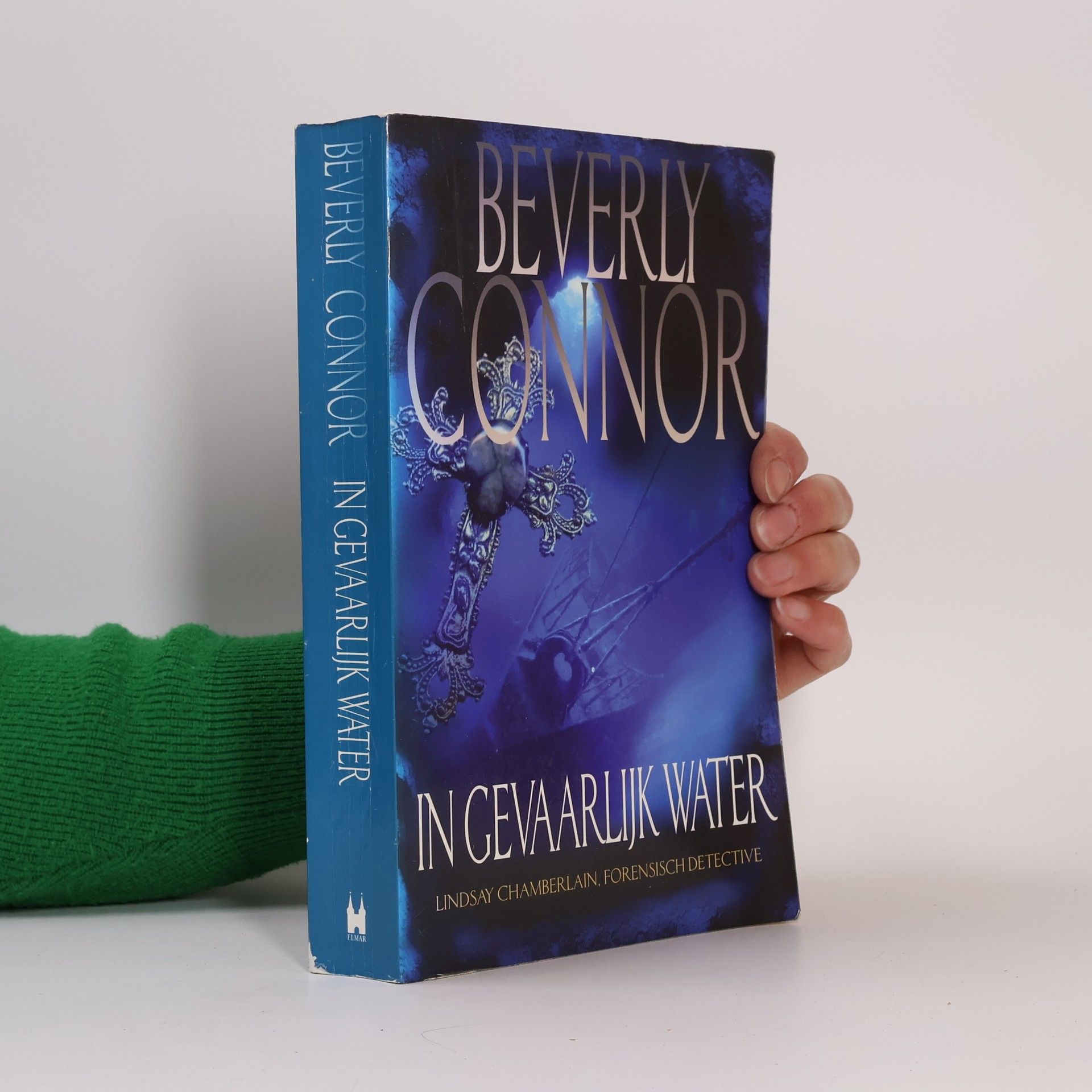 Beverly Connor In gevaarlijk water