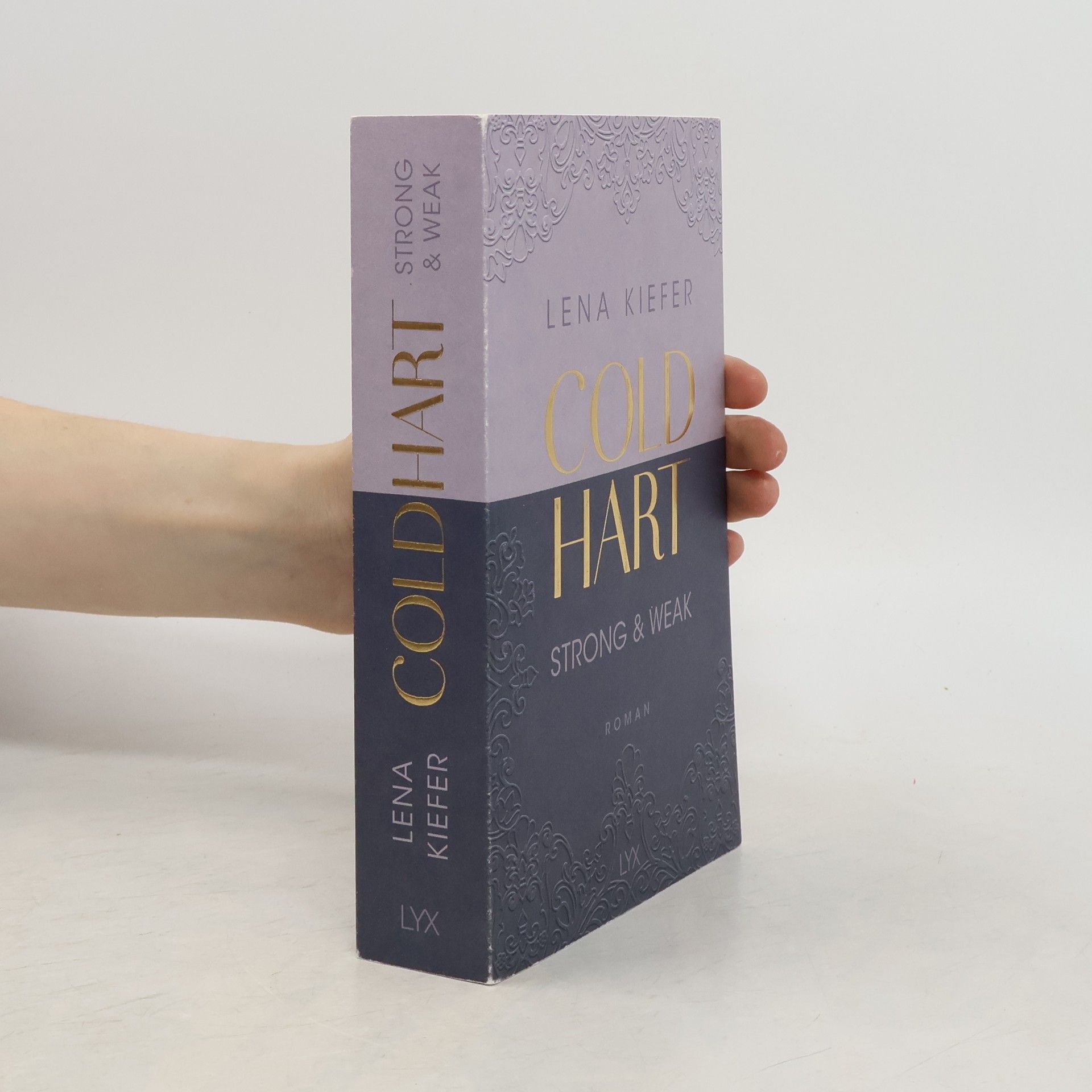 Lena Kiefer Strong & Weak