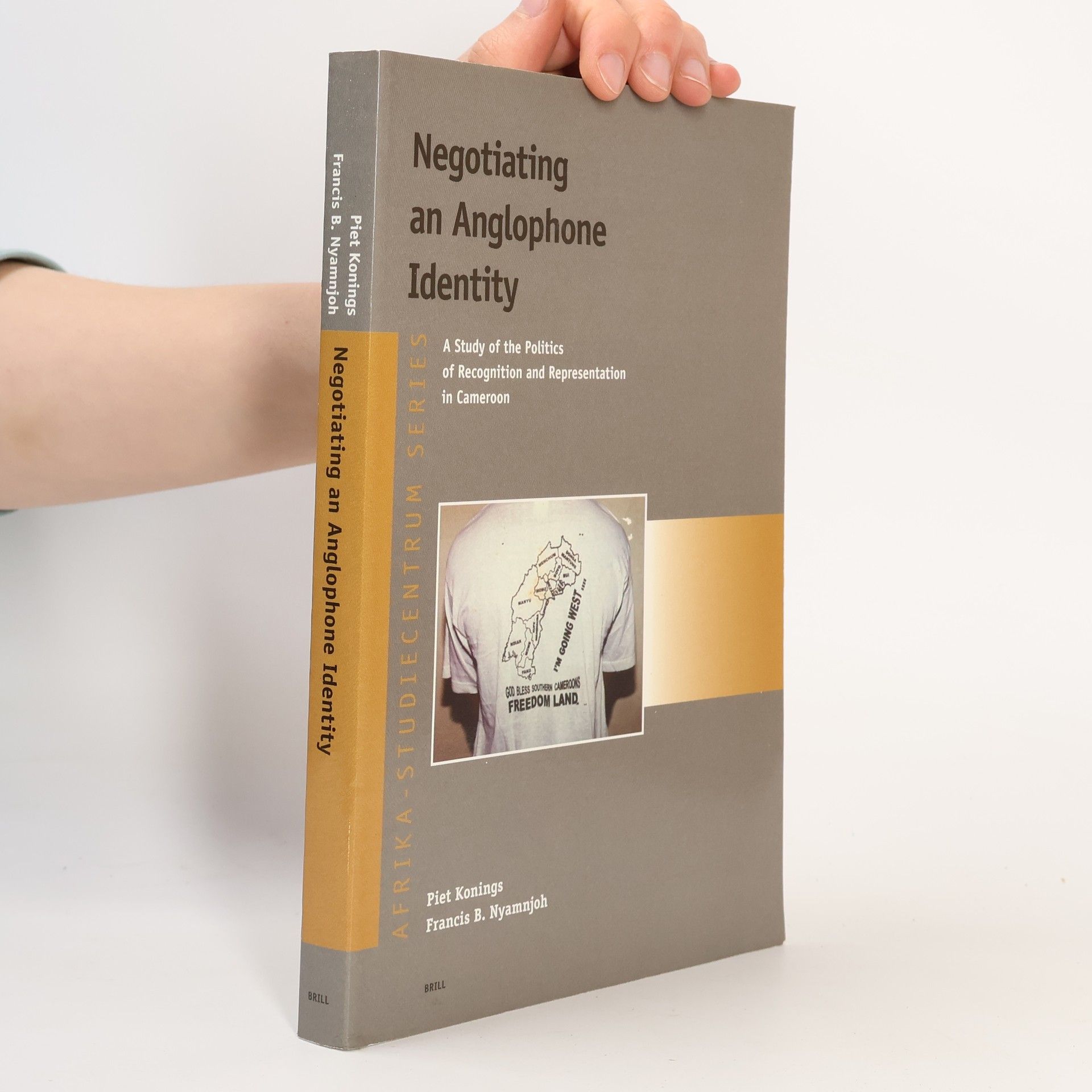 Piet Konings Afrika-Studiecentrum Series: Negotiating an Anglophone Identity