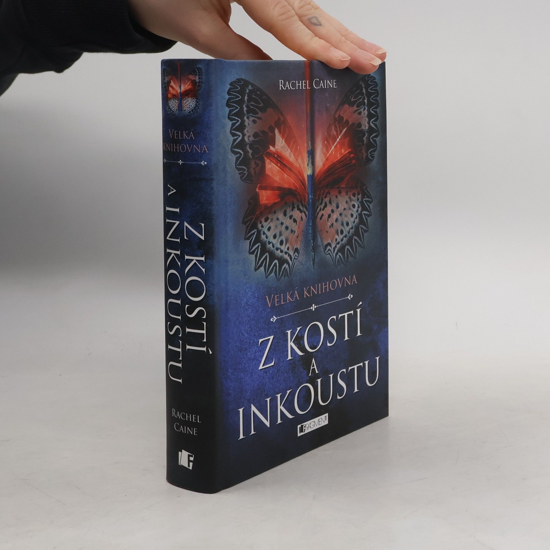 Rachel Caine Velká knihovna. Z kostí a inkoustu