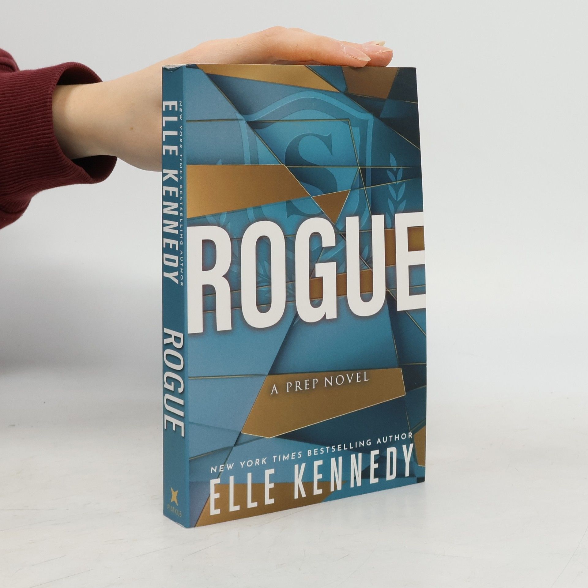 Elle Kennedy Rogue