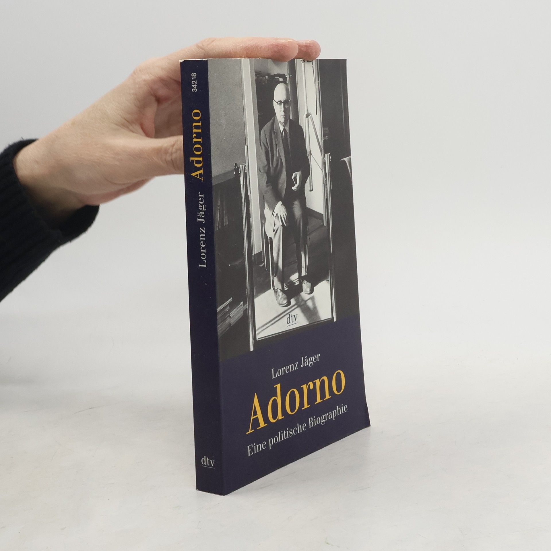 Lorenz Jäger Adorno