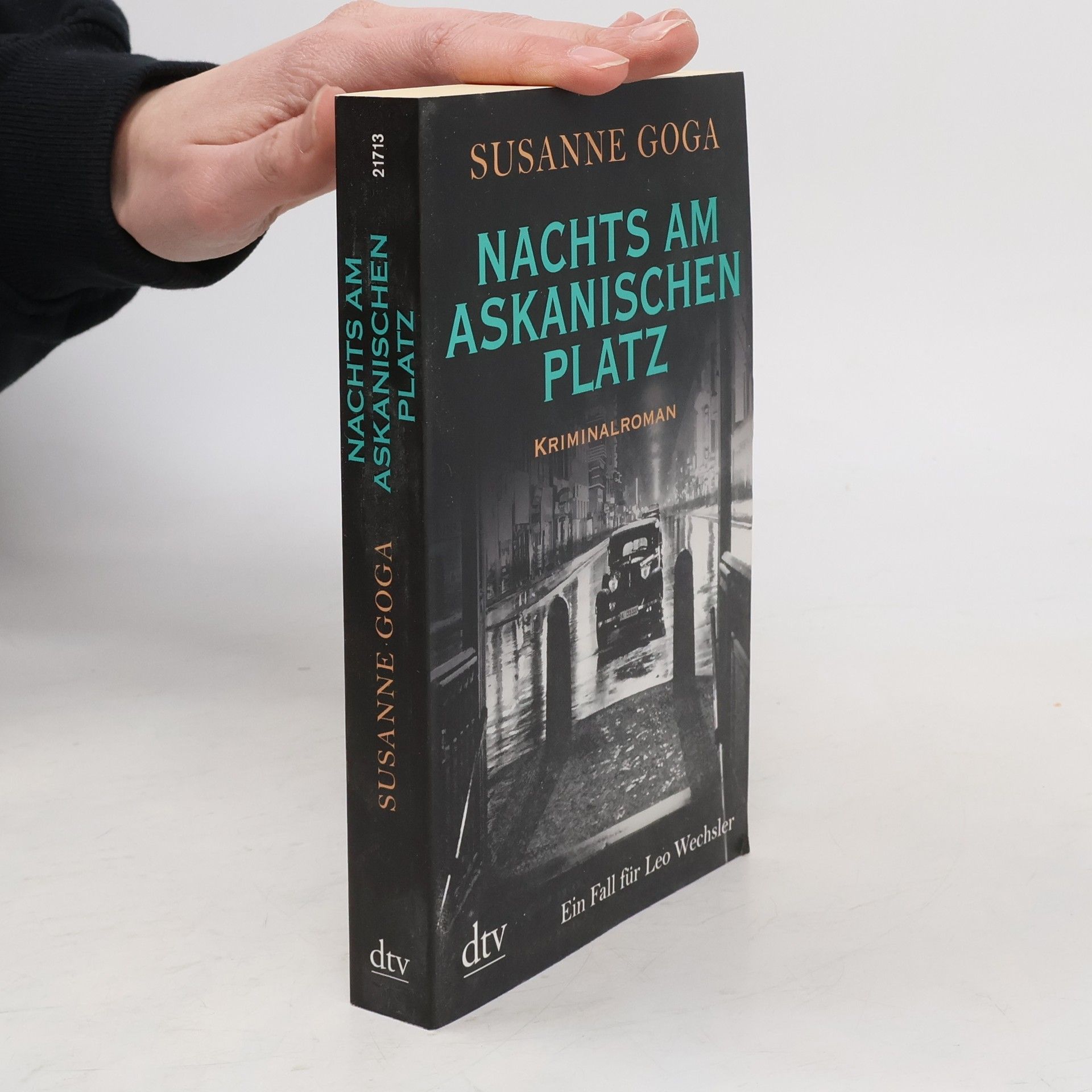 Susanne Goga Nachts am Askanischen Platz