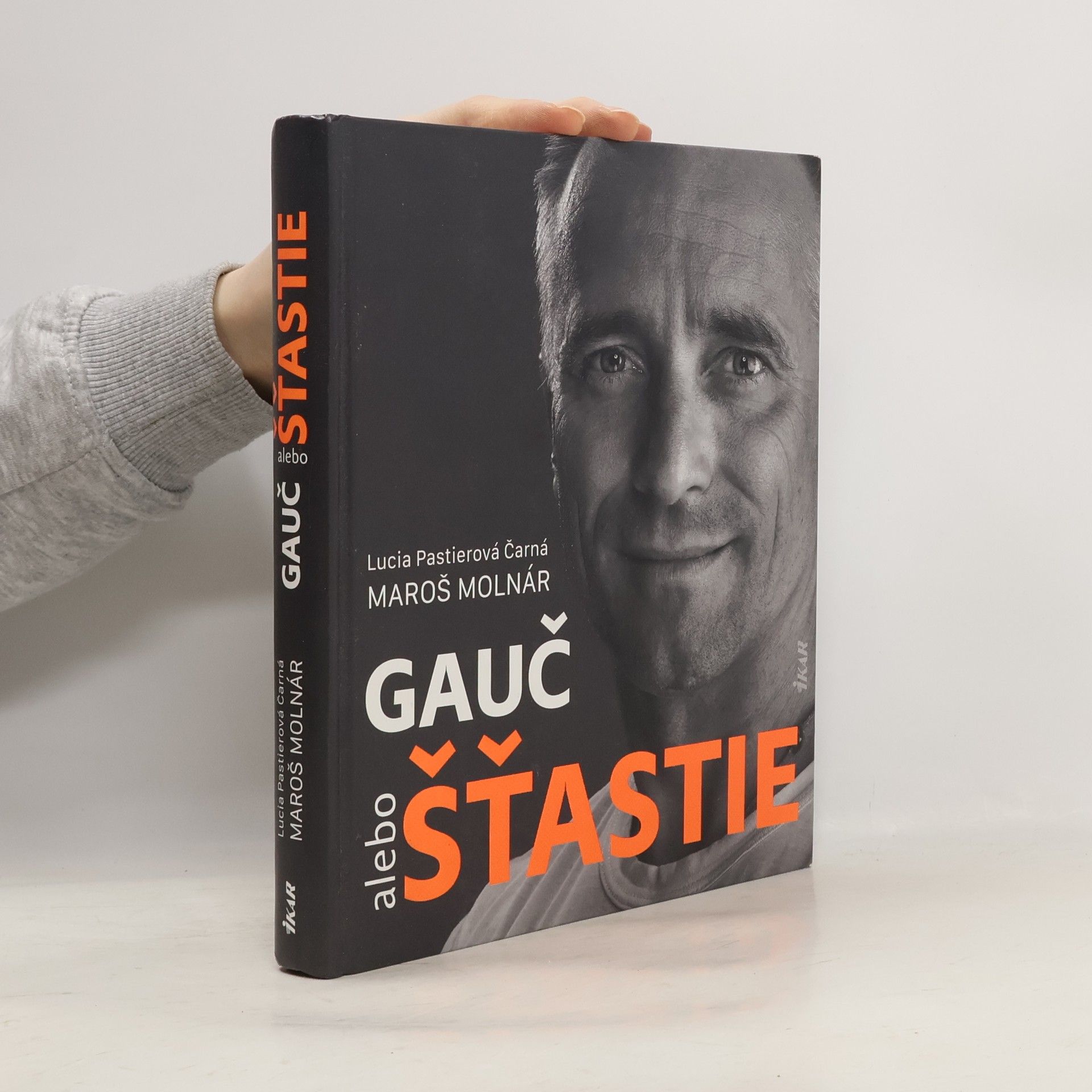 Lucia Pastierová Čarná Gauč alebo šťastie