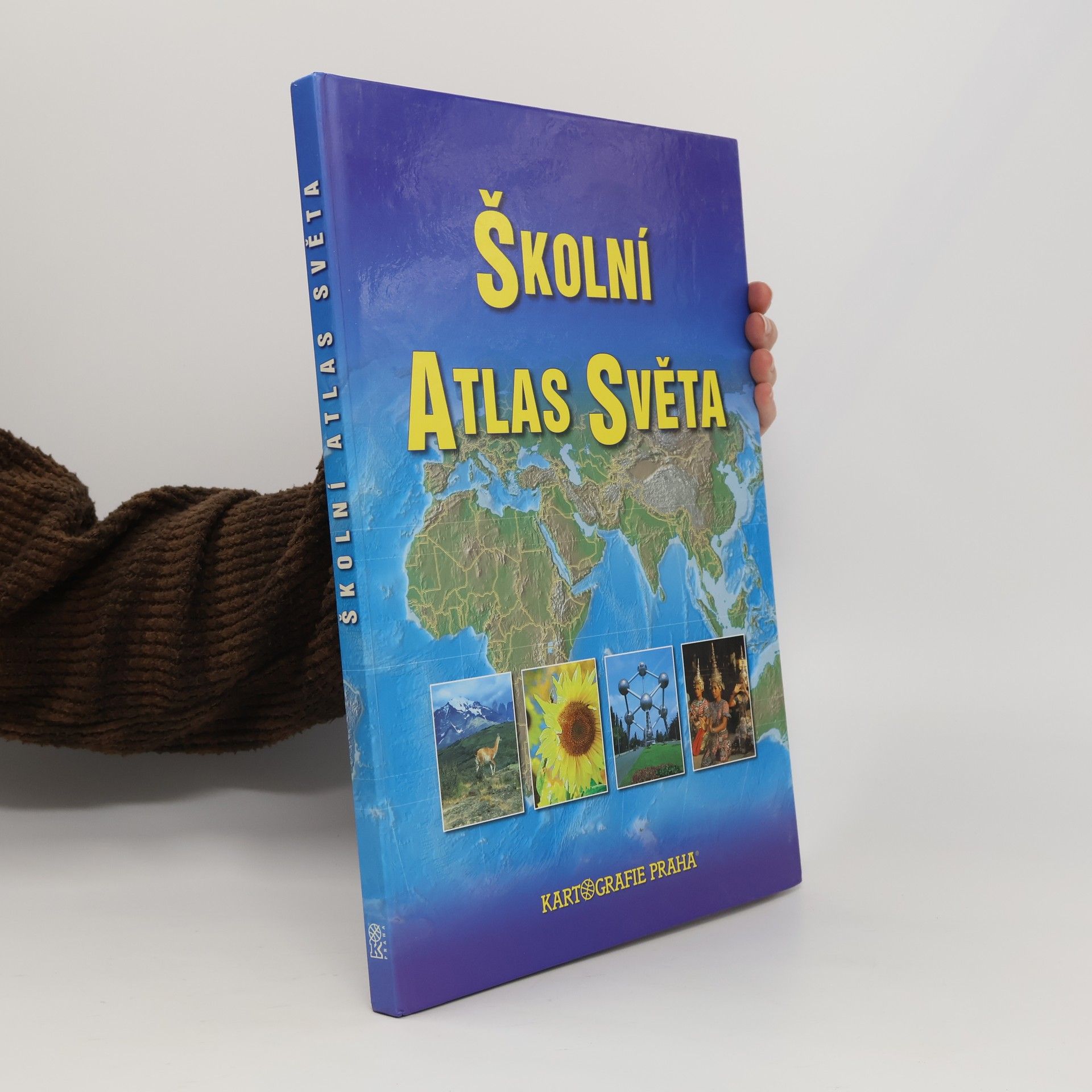 Various authors Školní atlas světa