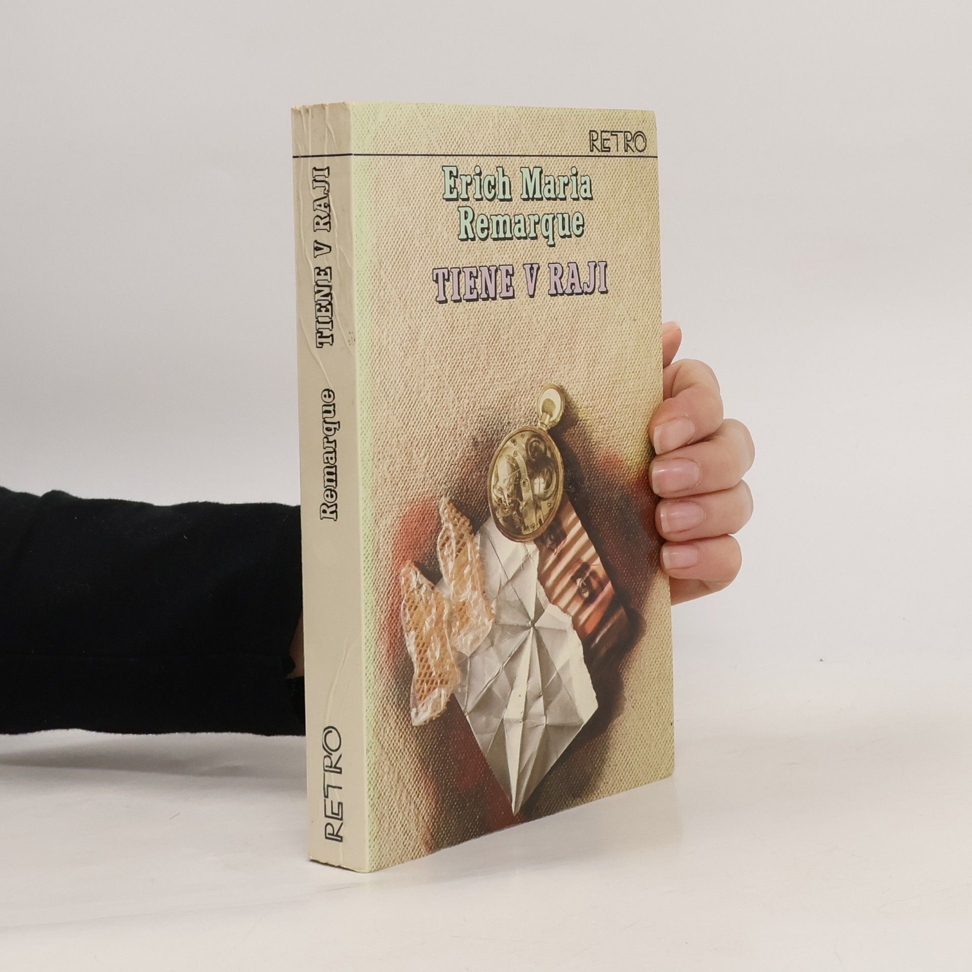 Erich Maria Remarque Tiene v raji