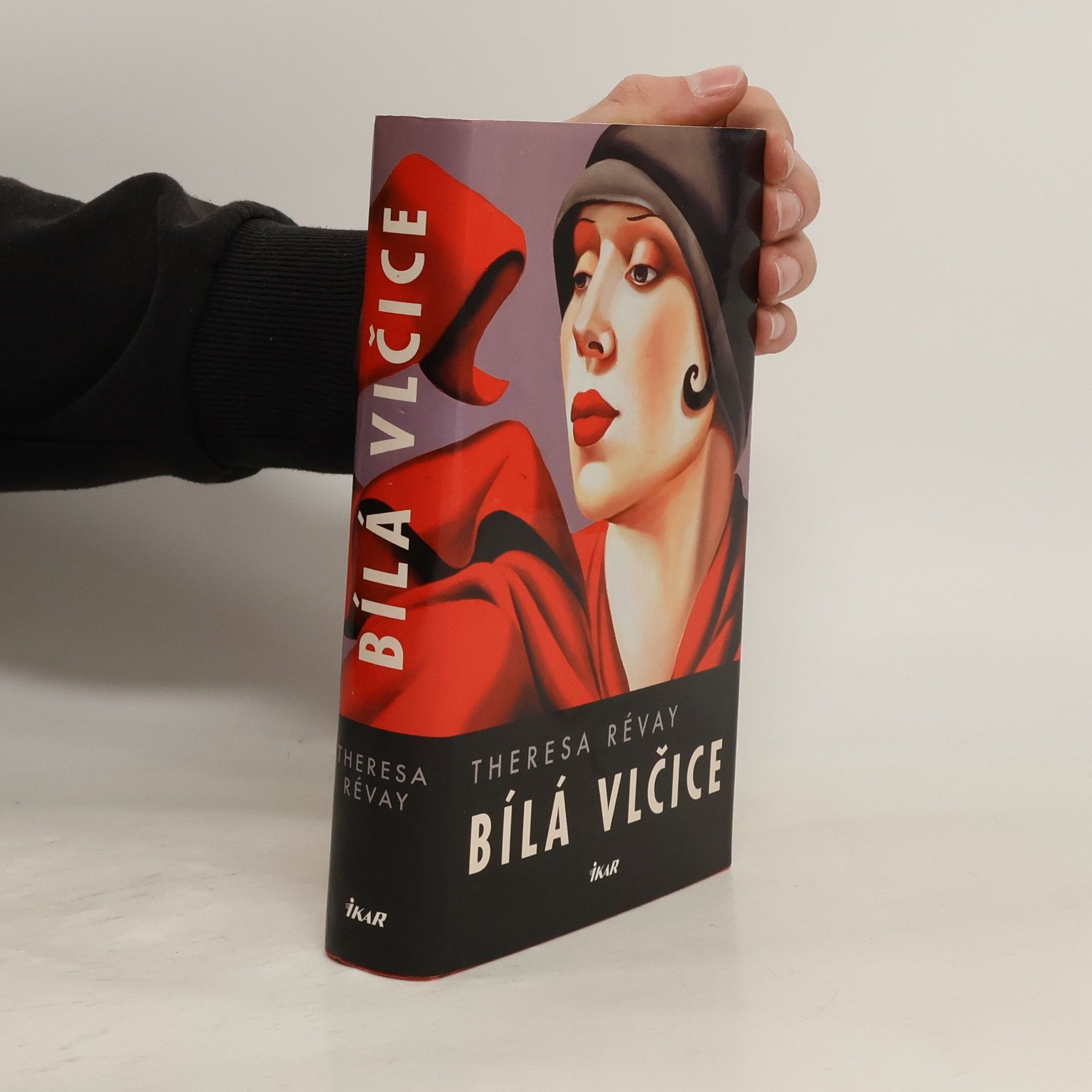 Theresa Révay Bílá vlčice