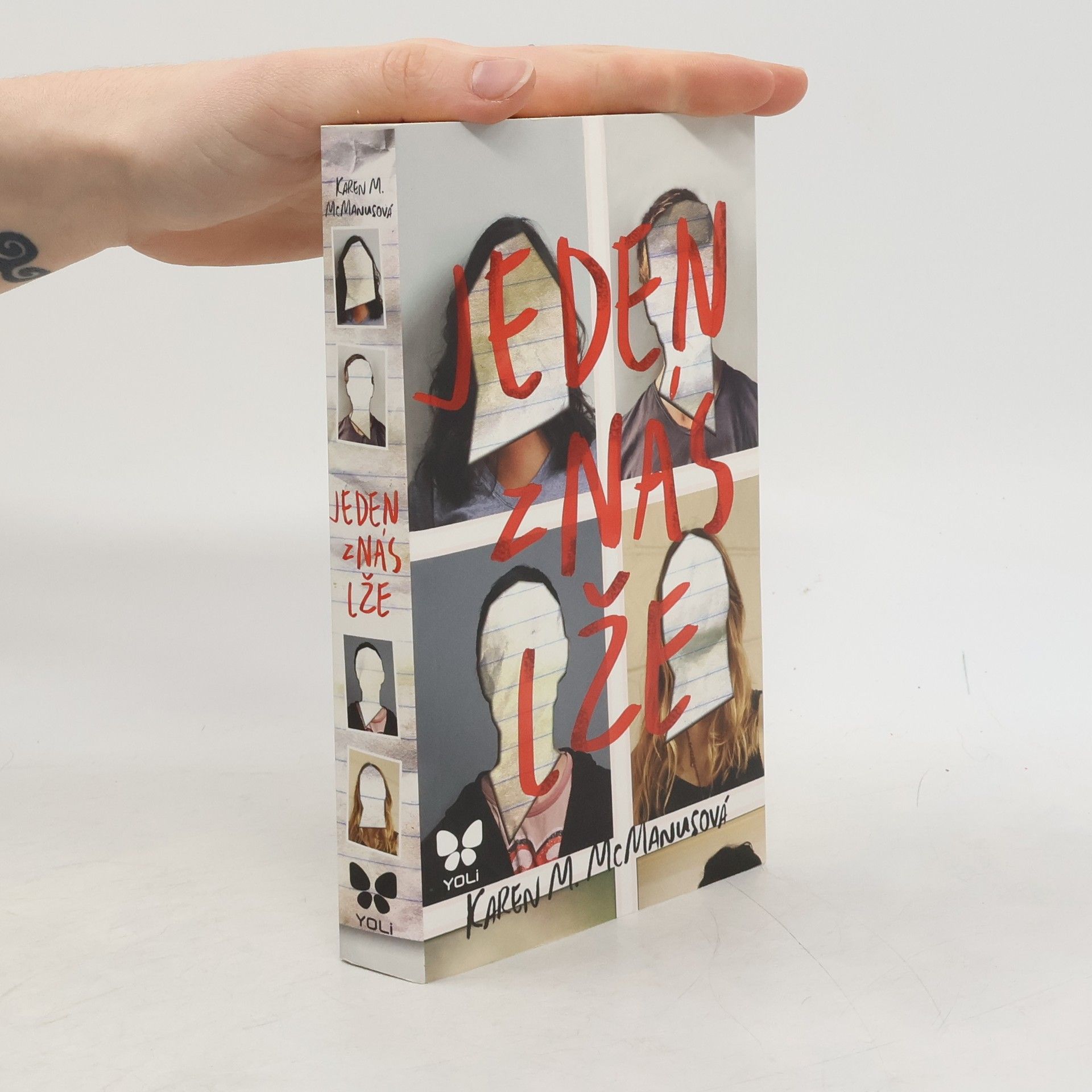 Karen M. McManus Jeden z nás lže
