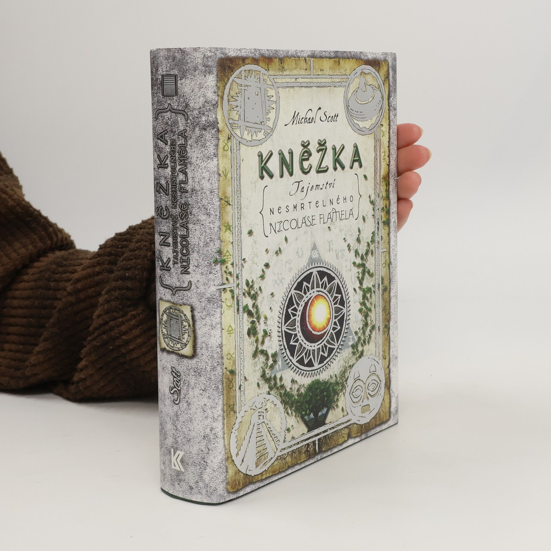 Kněžka. Tajemství nesmrtelného Nicolase Flamela 6