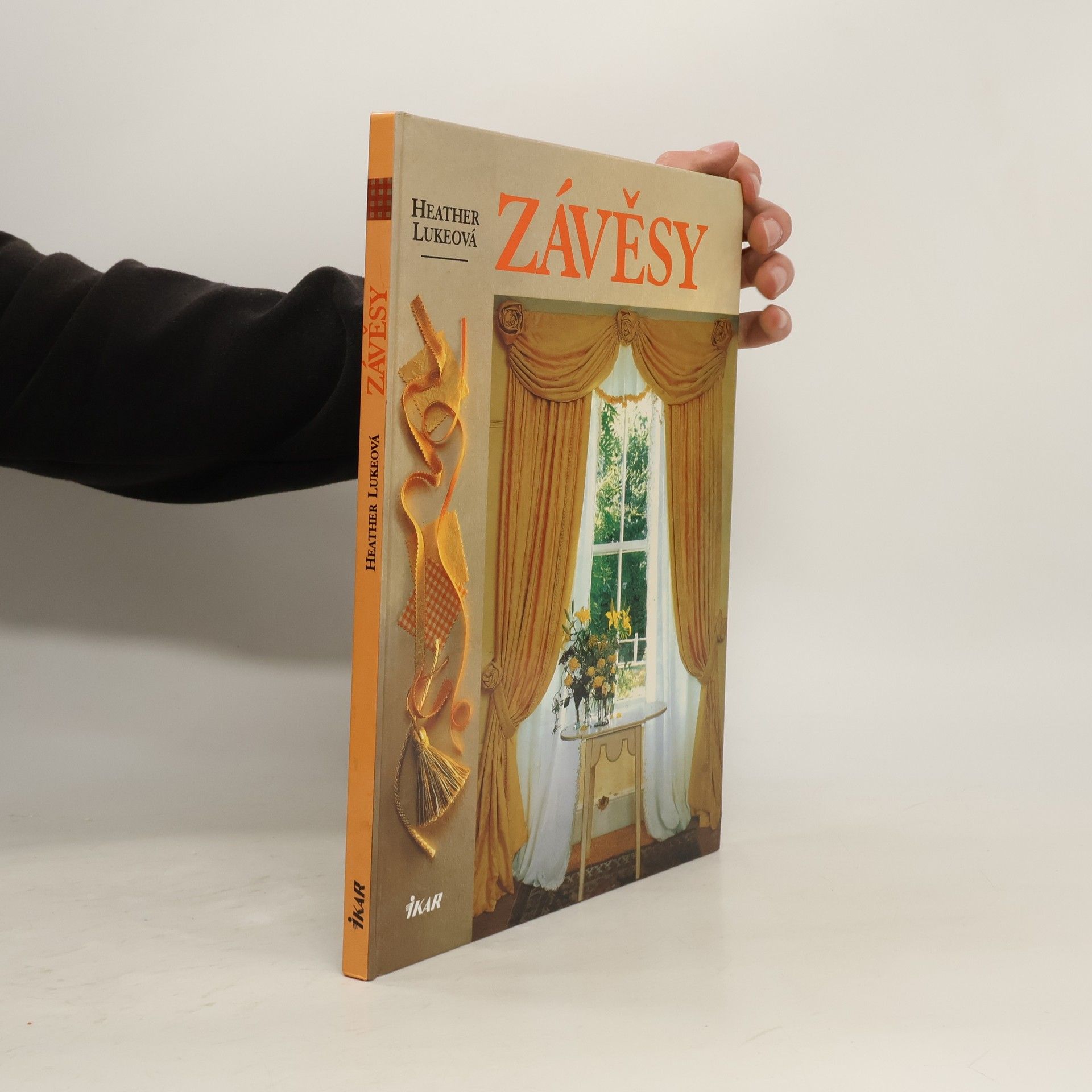 Heather Luke Závěsy