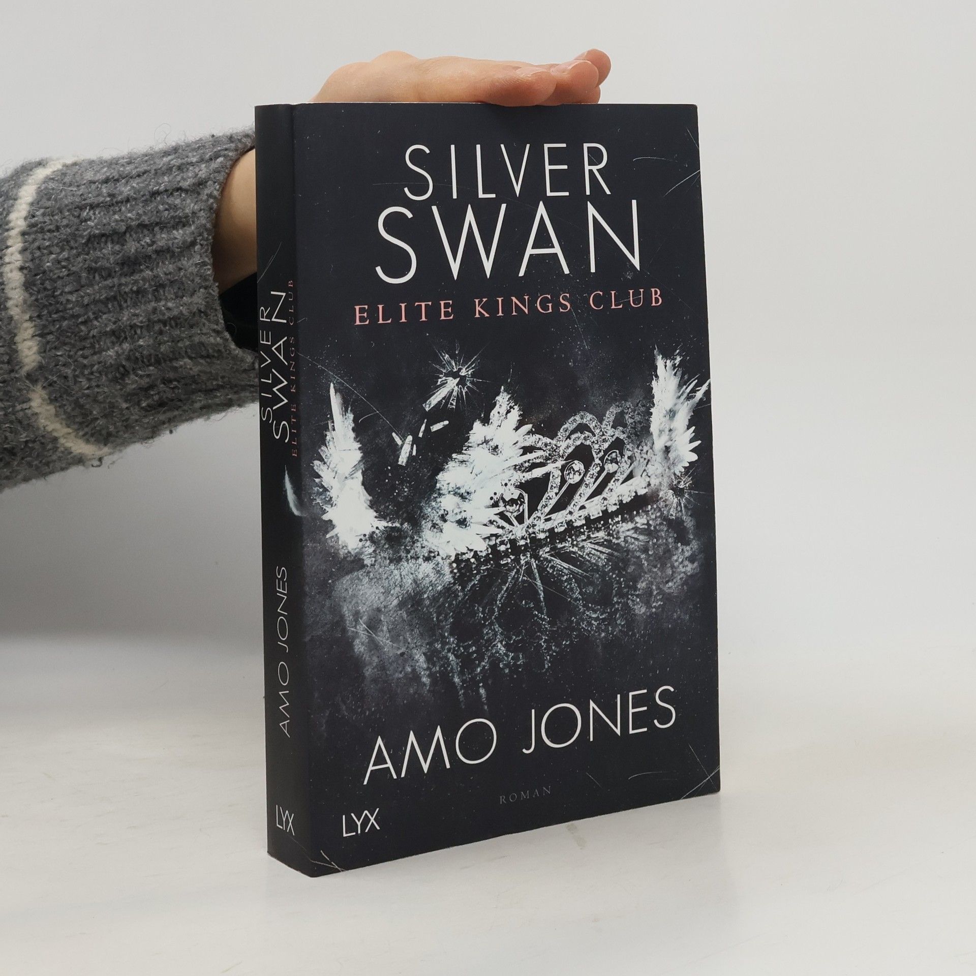 Amo Jones Silver Swan - Elite Kings Club