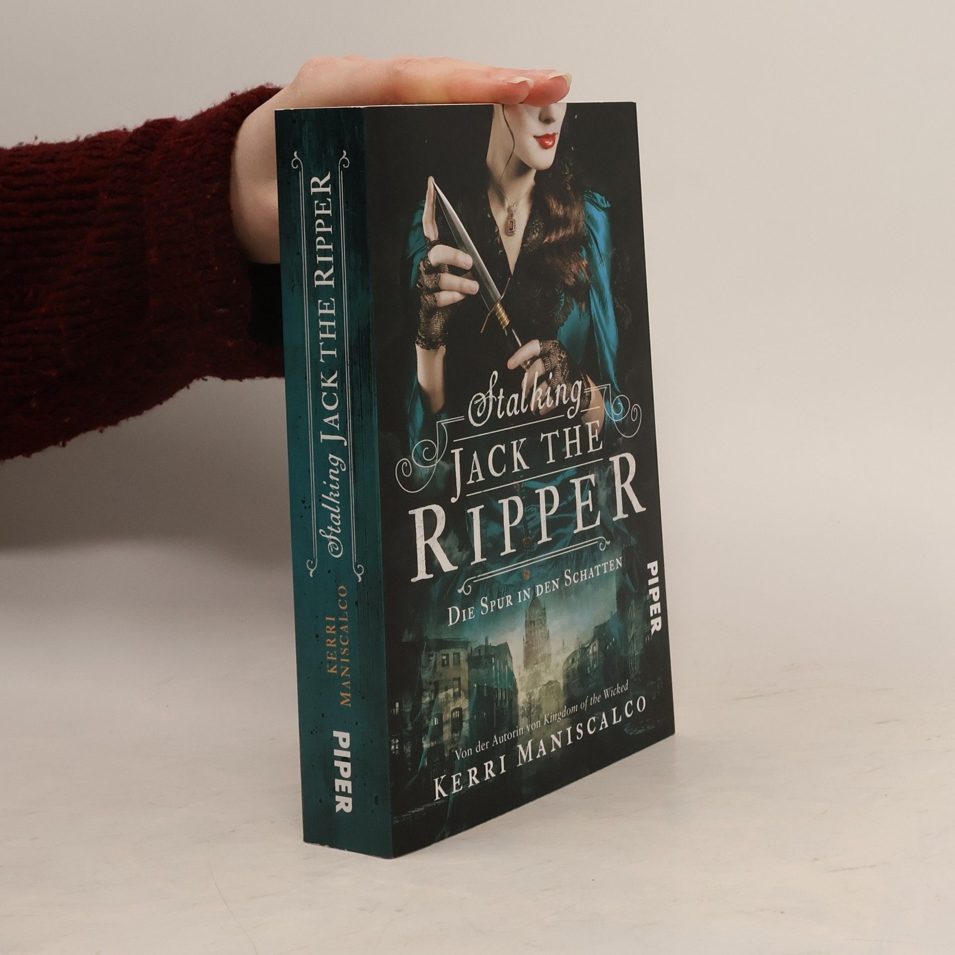 Kerri Maniscalco Stalking Jack the Ripper