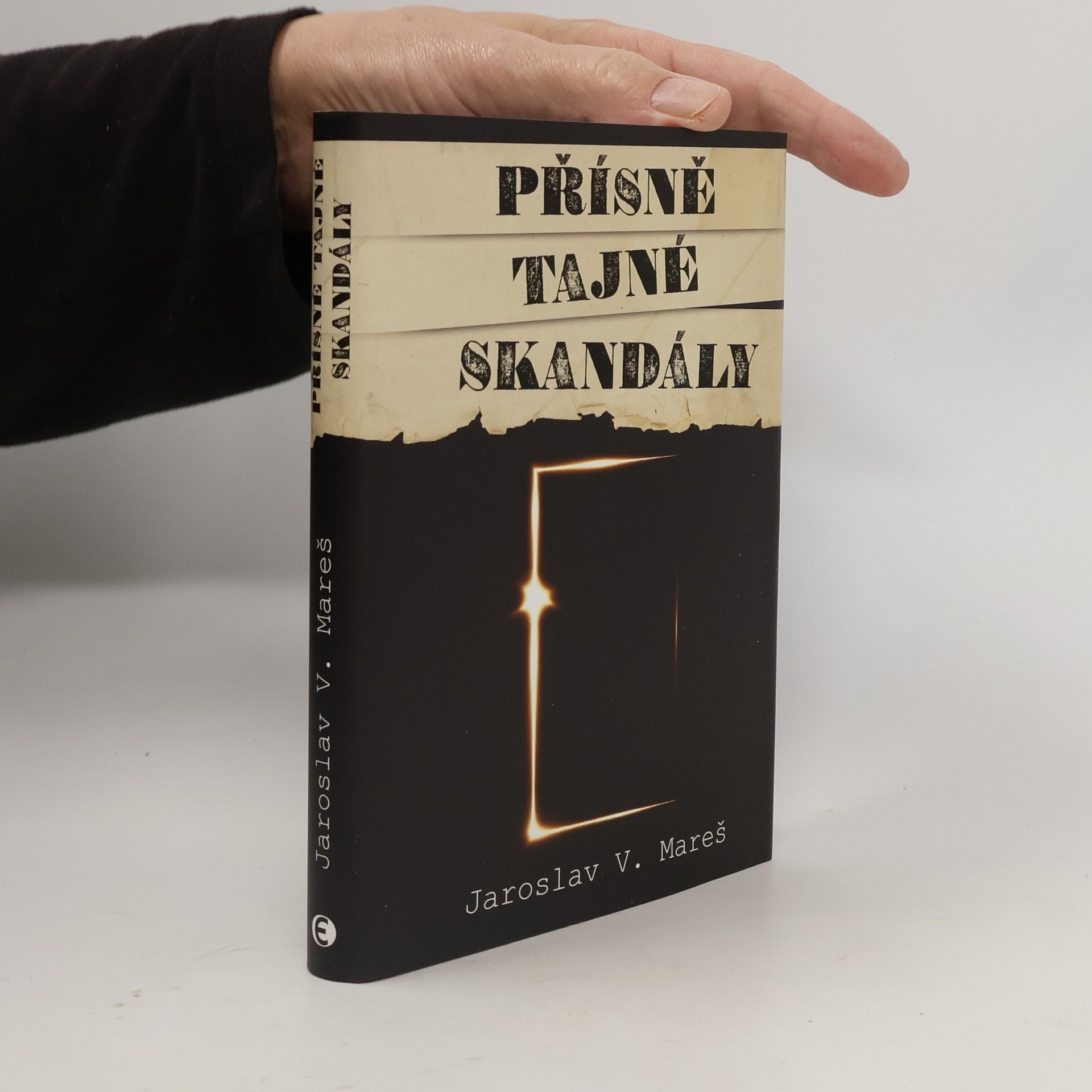 Přísně tajné skandály