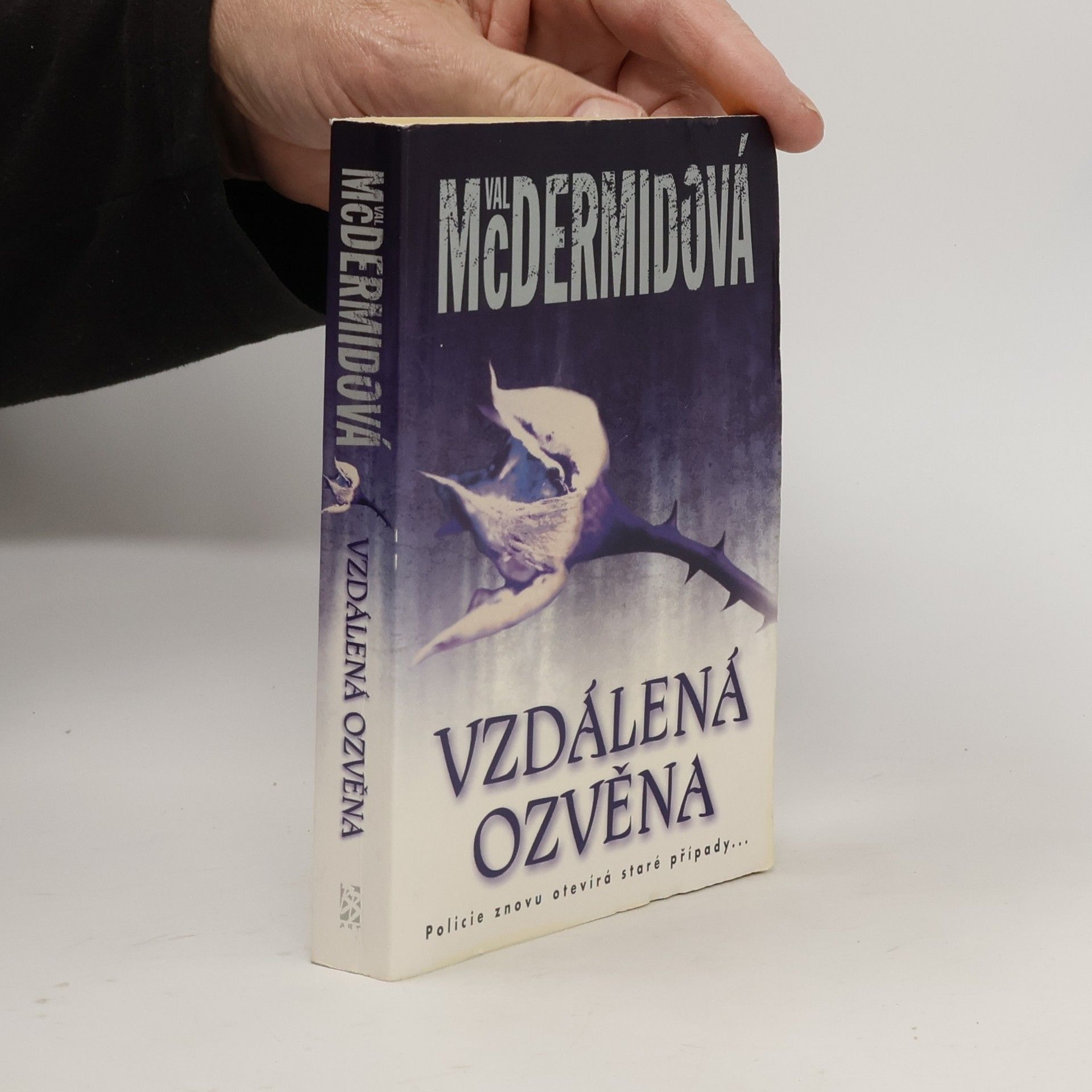 Val McDermid Vzdálená ozvěna