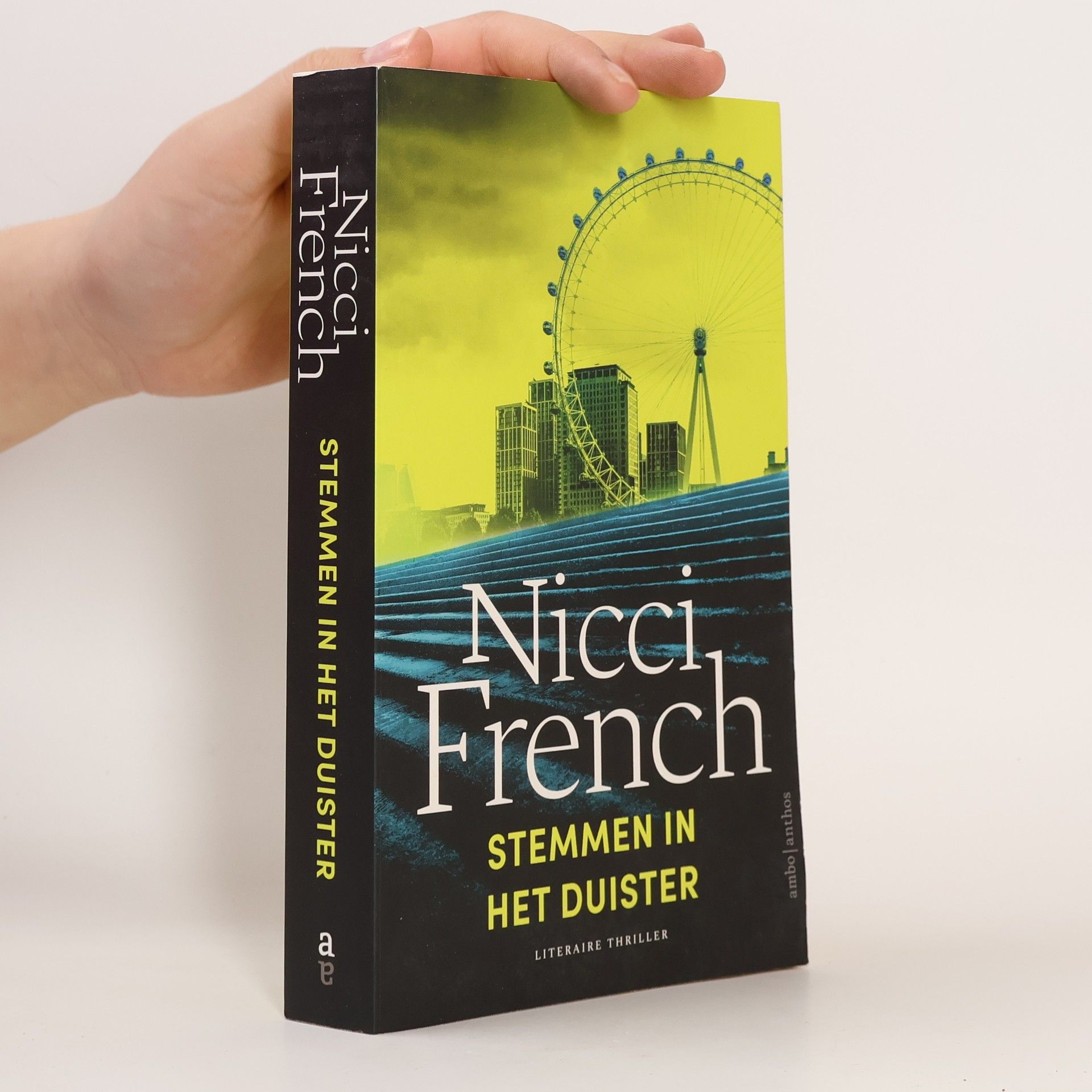 Nicci French Maud O'Connor - 2: Stemmen in het duister