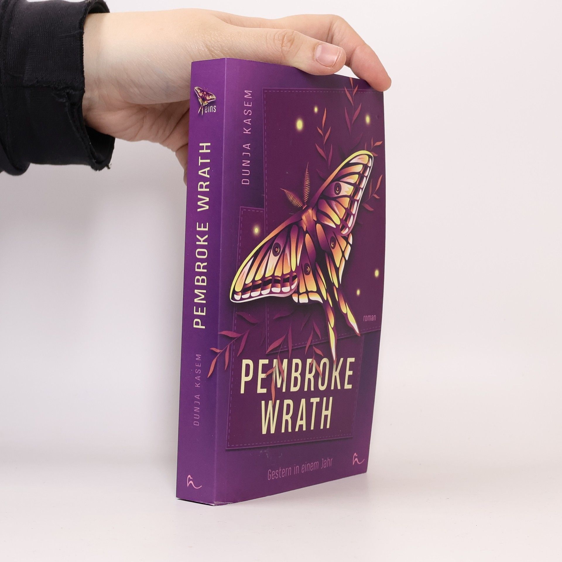 Pembroke Wrath - Gestern in einem Jahr: Mit wunderschönem limitierten Farbschnitt