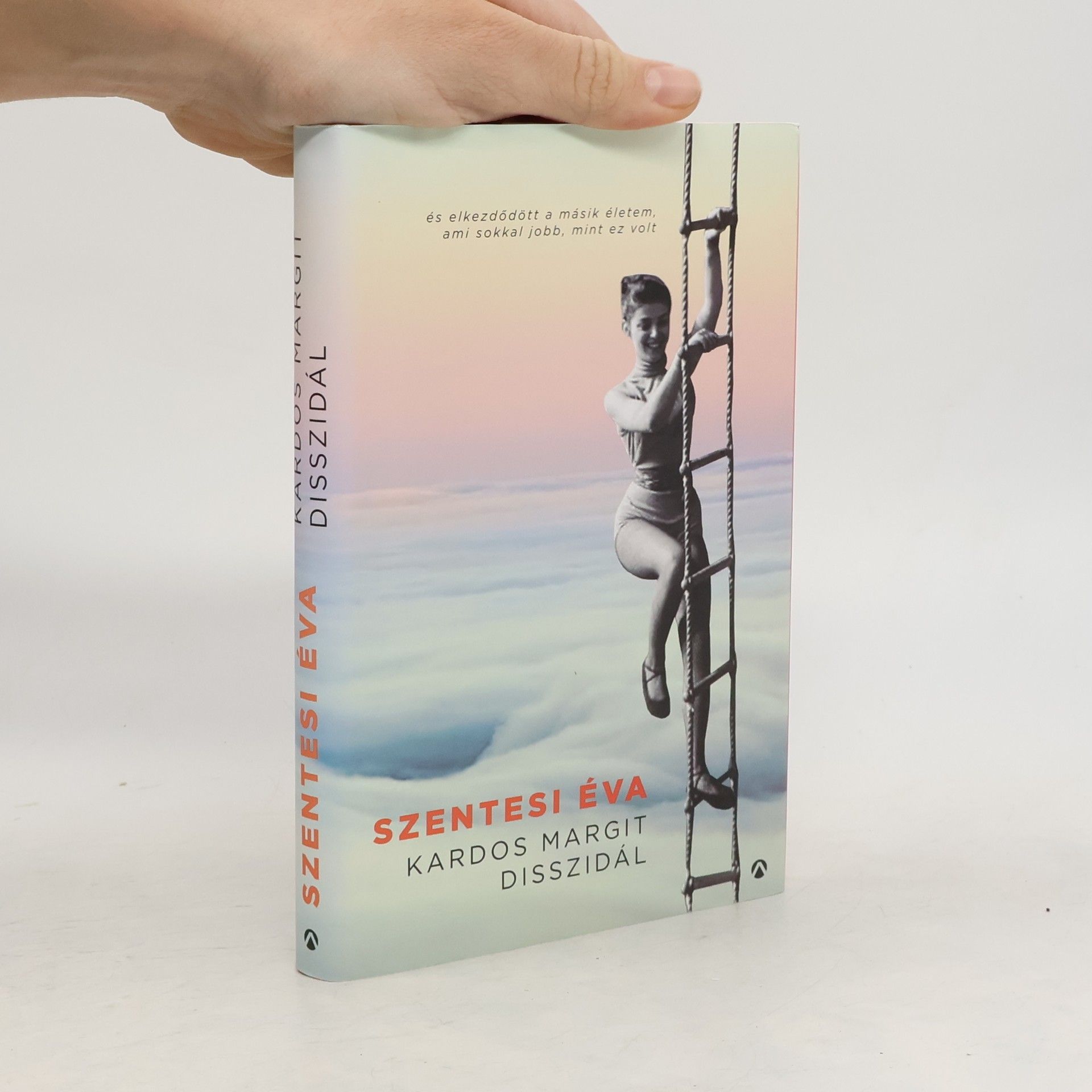 Kardos Margit disszidál