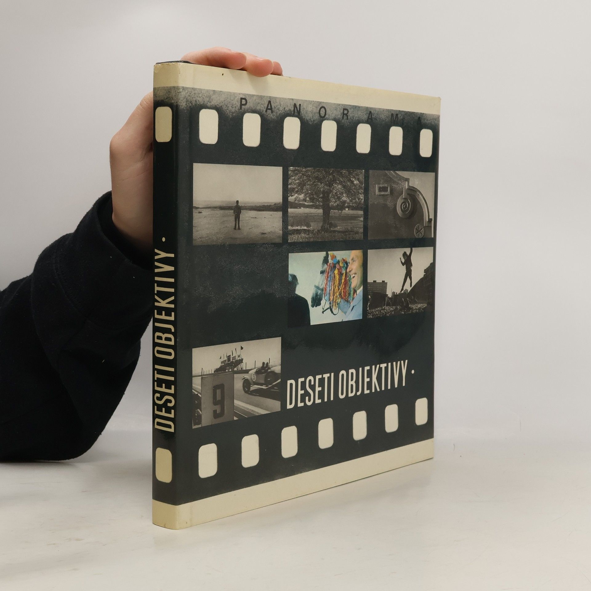 Autorenkollektiv Deseti objektivy