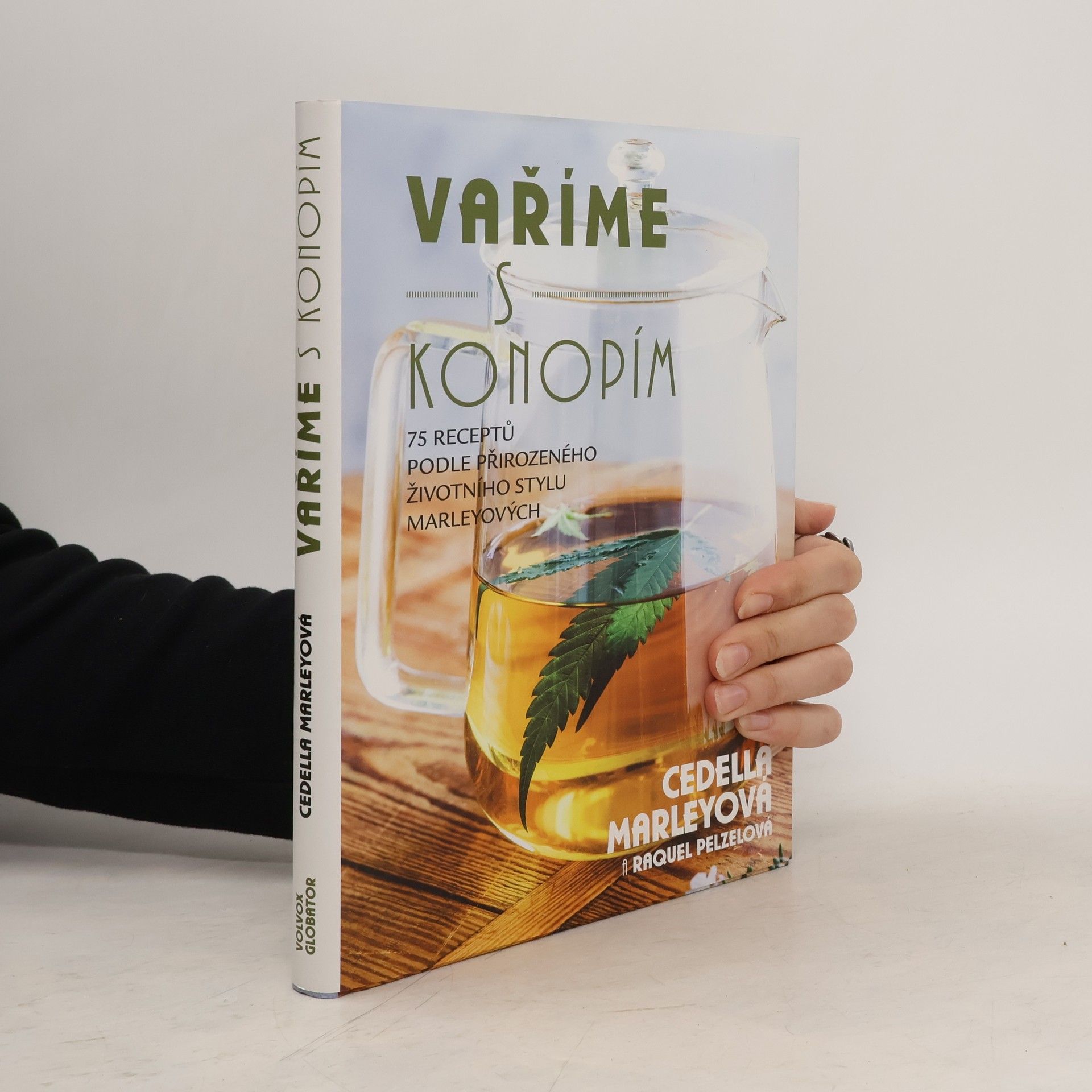 Raquel Pelzel Vaříme s konopím