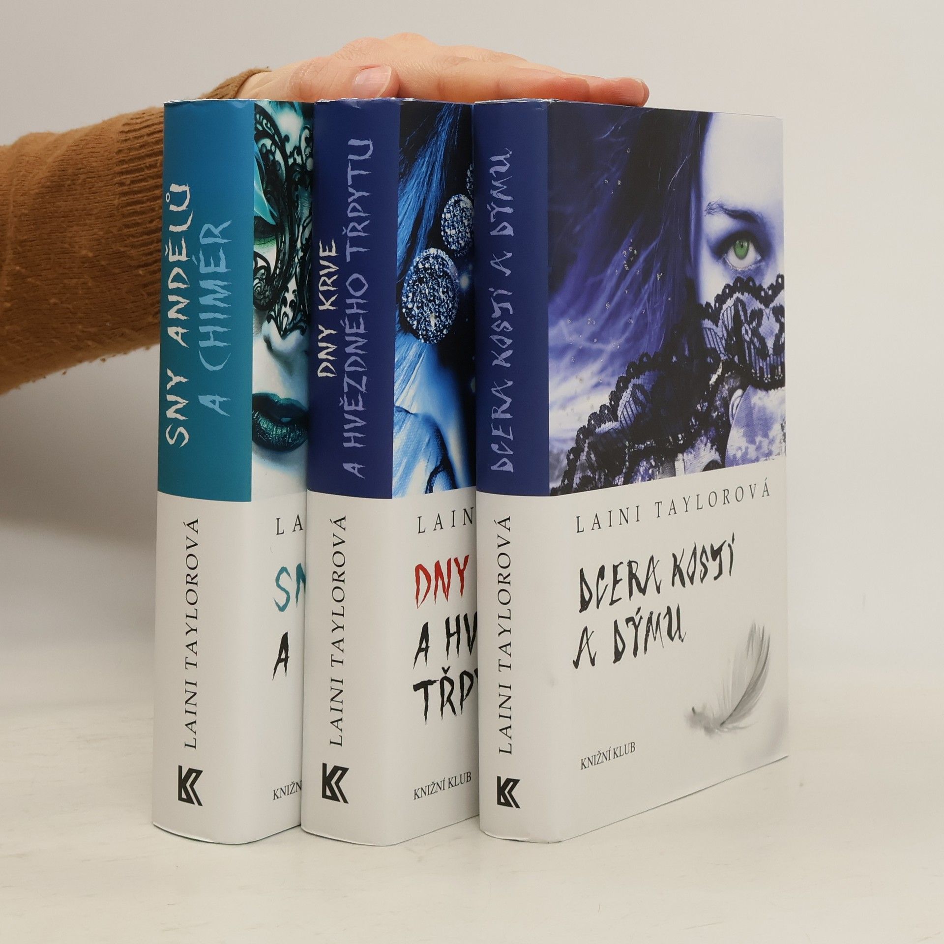 Laini Taylor Kost přání 1-3