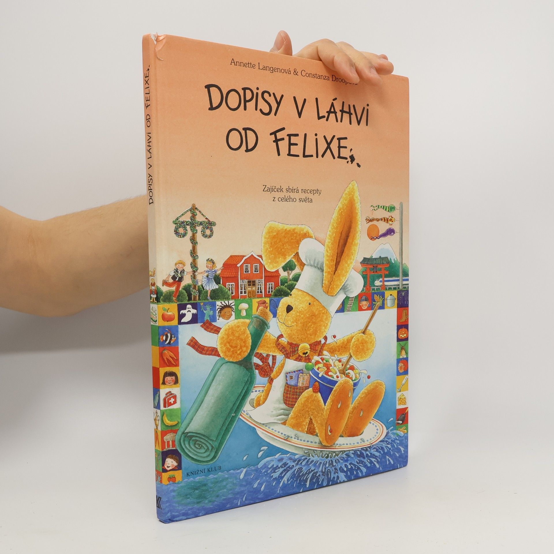 Dopisy v láhvi od Felixe. Zajíček sbírá recepty z celého světa