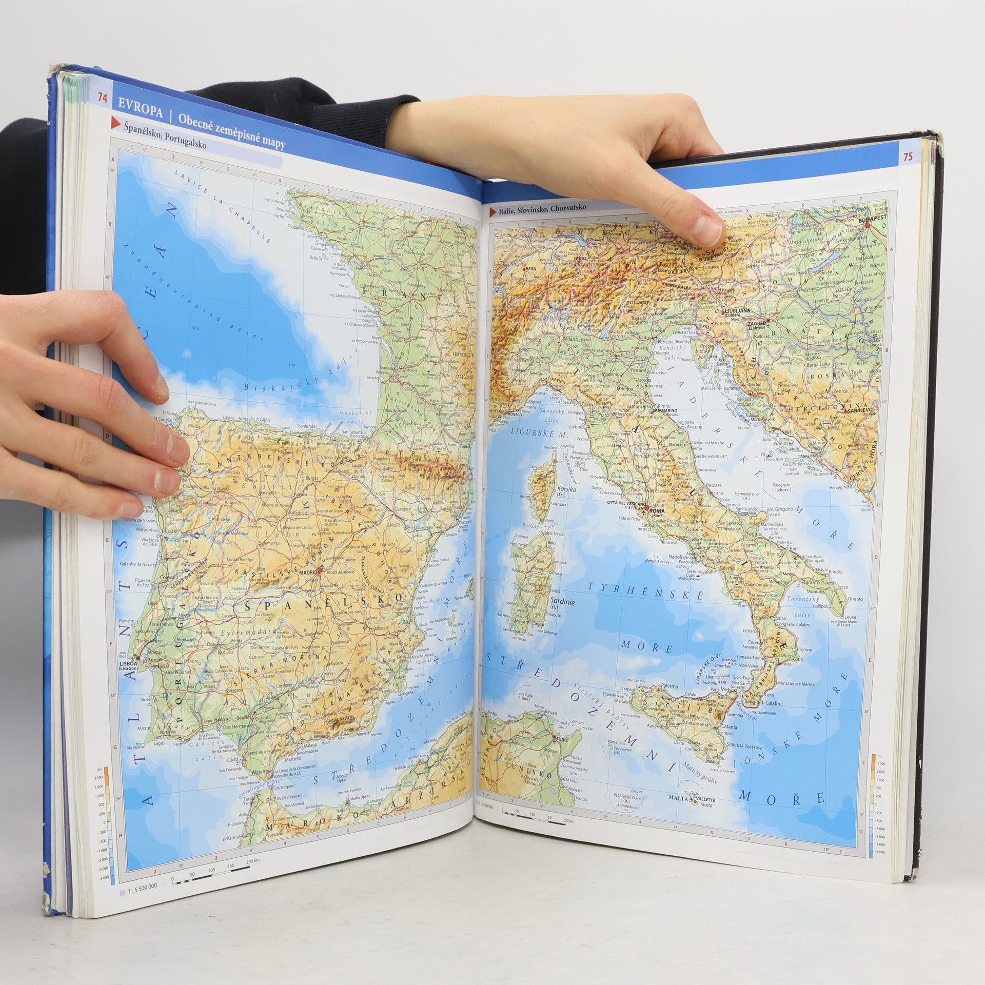 Autorenkollektiv Školní atlas světa